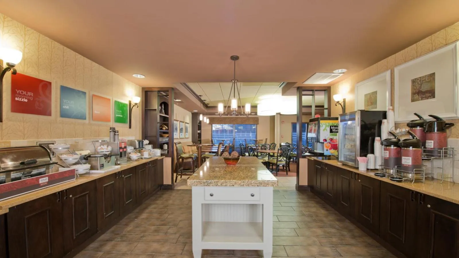 Food and drinks in Russell Inn and Suites