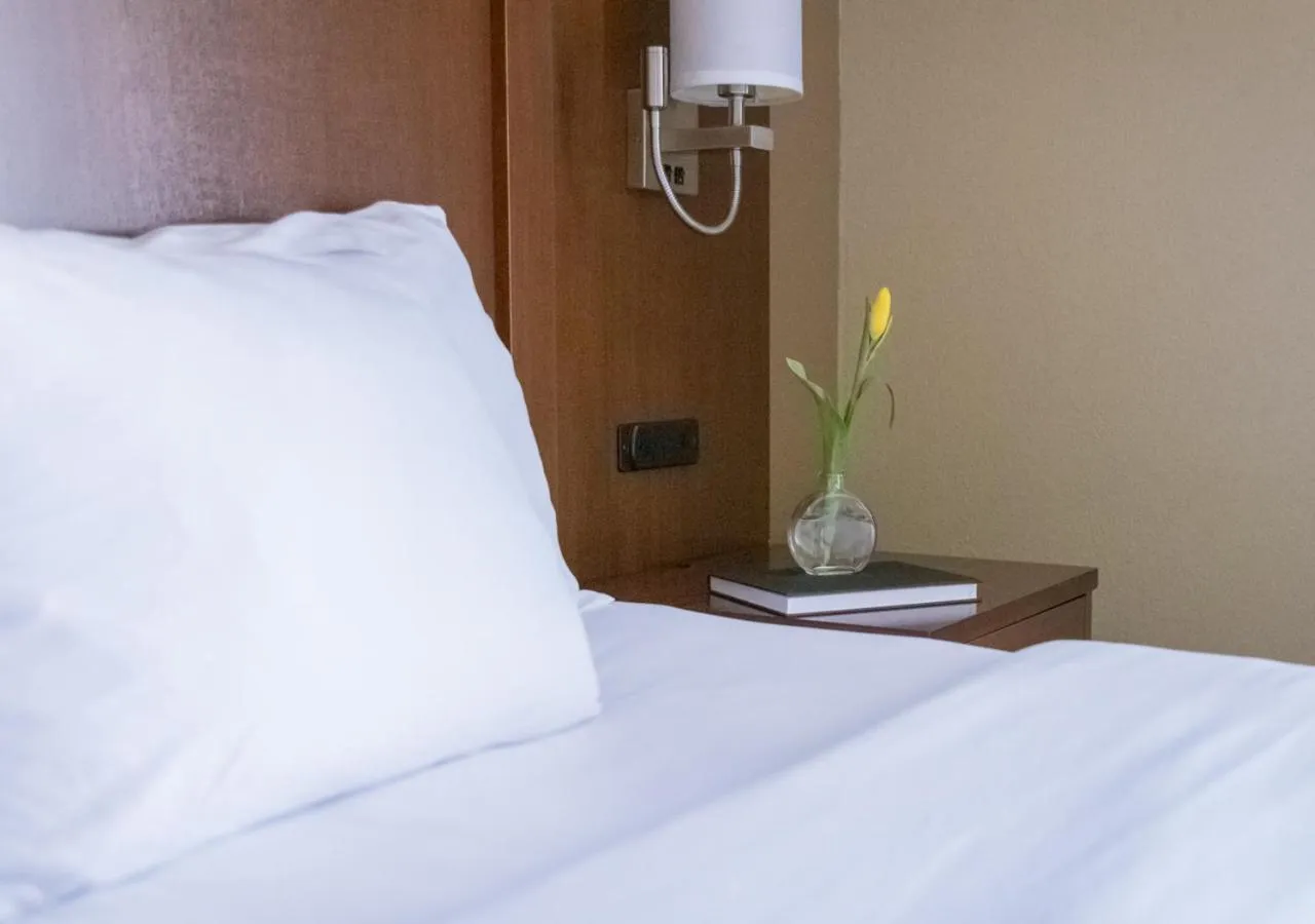 Russell Inn and Suites