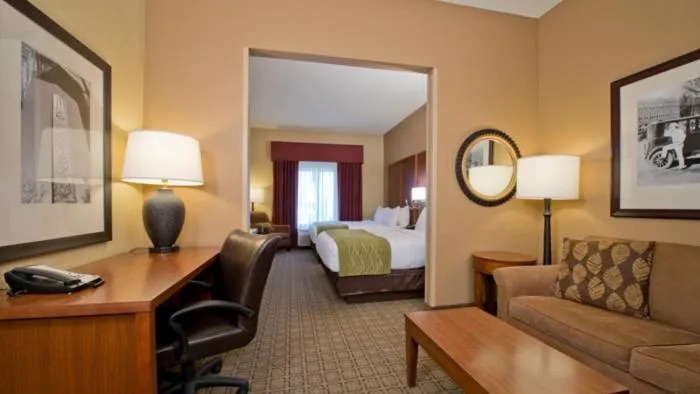 Seating area in Russell Inn and Suites