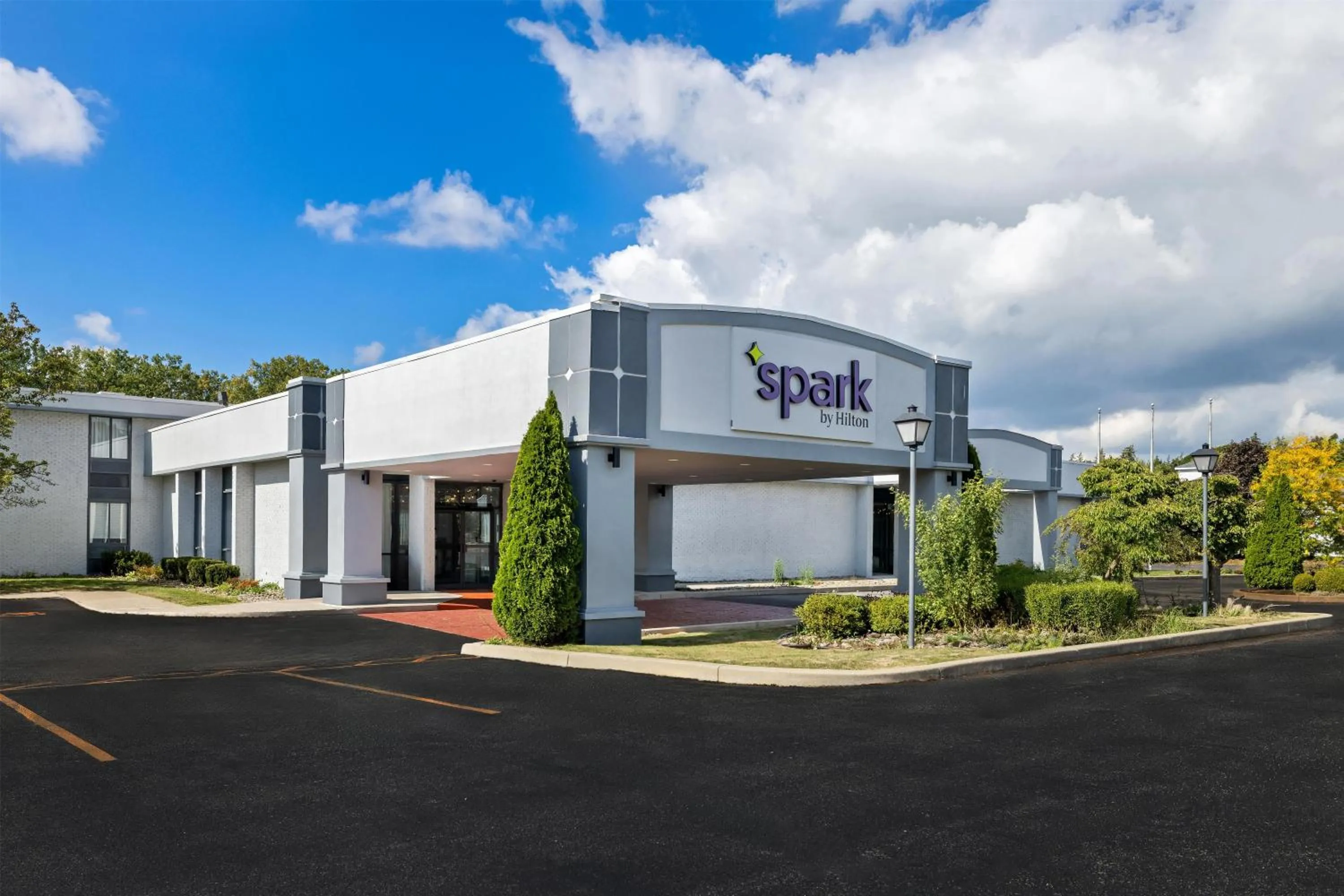 Property building in Spark by Hilton Lockport