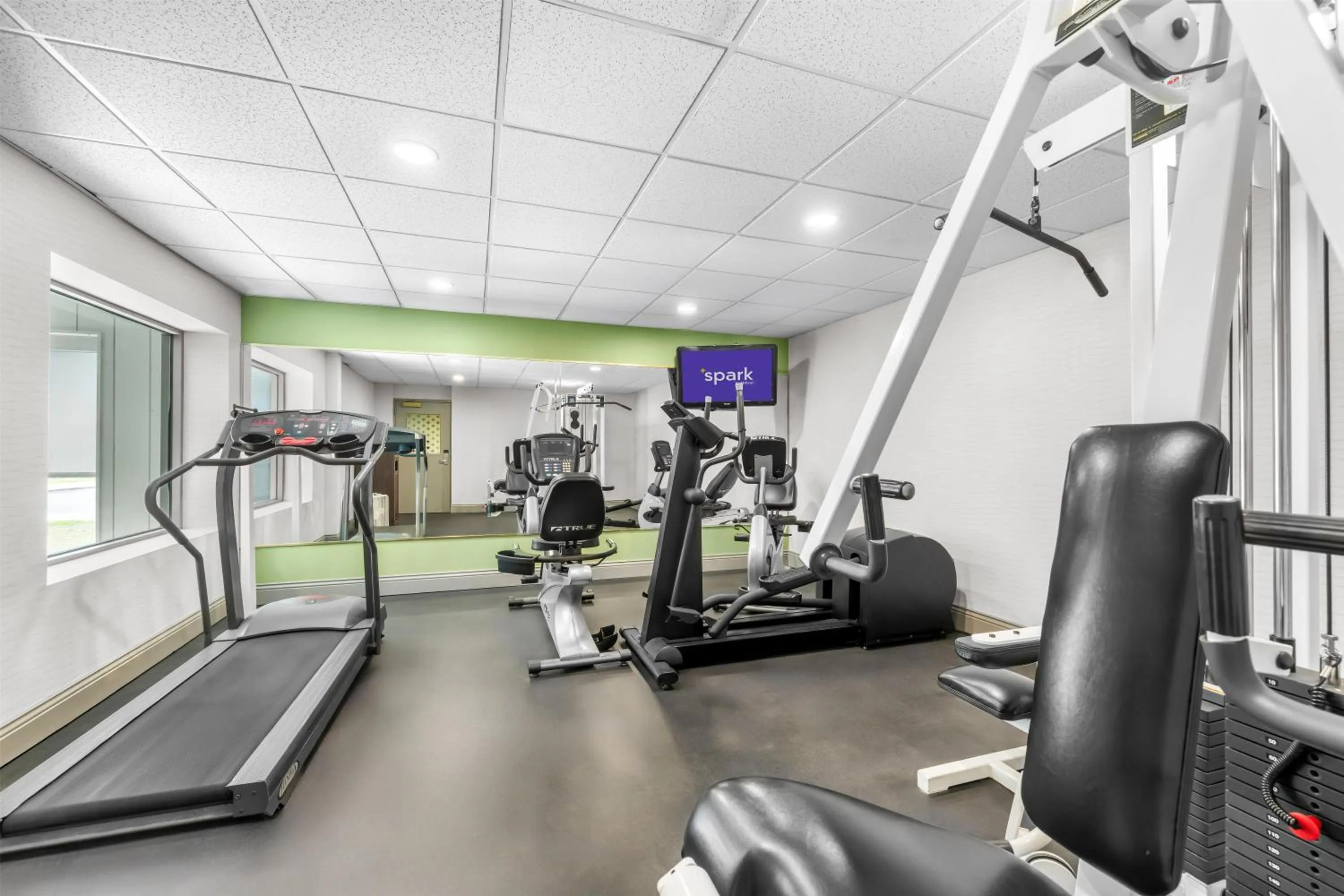 Fitness centre/facilities in Spark by Hilton Lockport