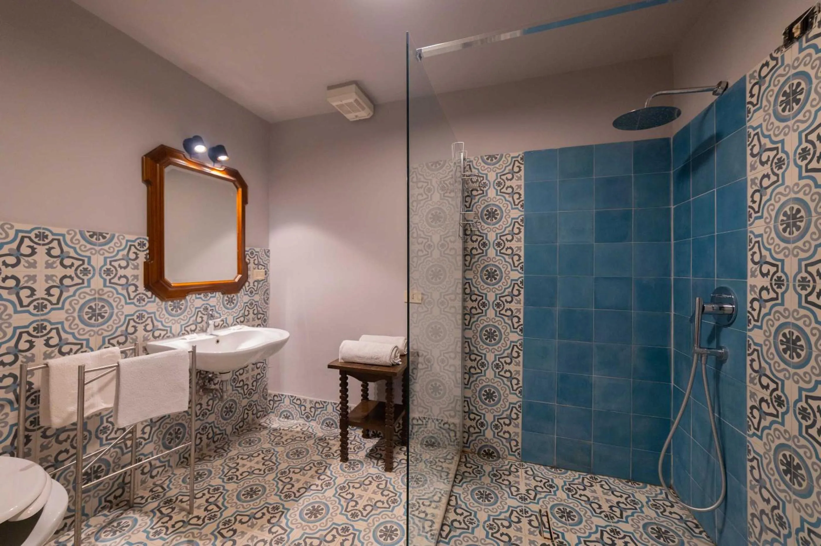 Bathroom in Etna Botanic Garden