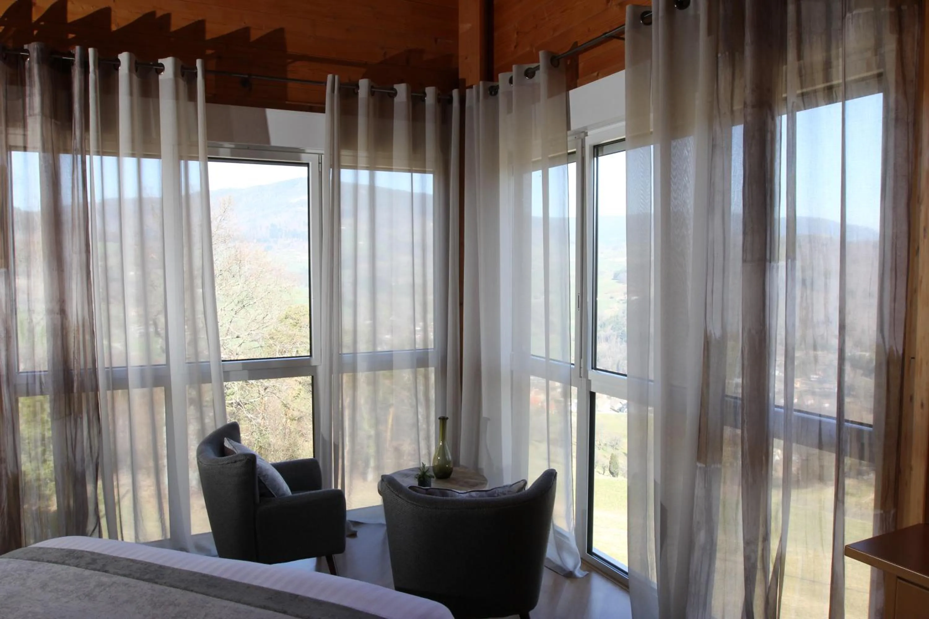 Bedroom in Hôtel Restaurant Les Alisiers