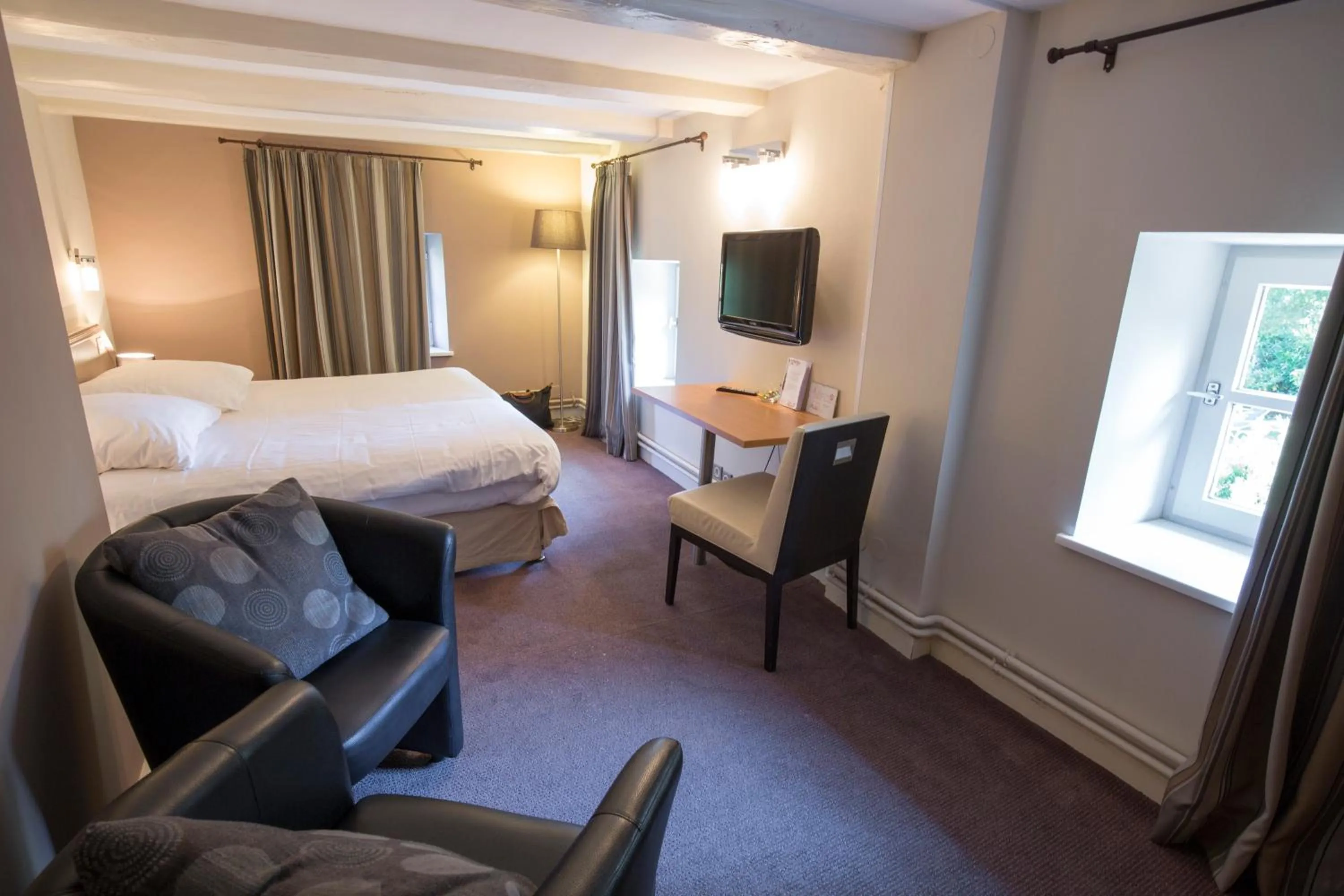 Hôtel Restaurant Les Alisiers