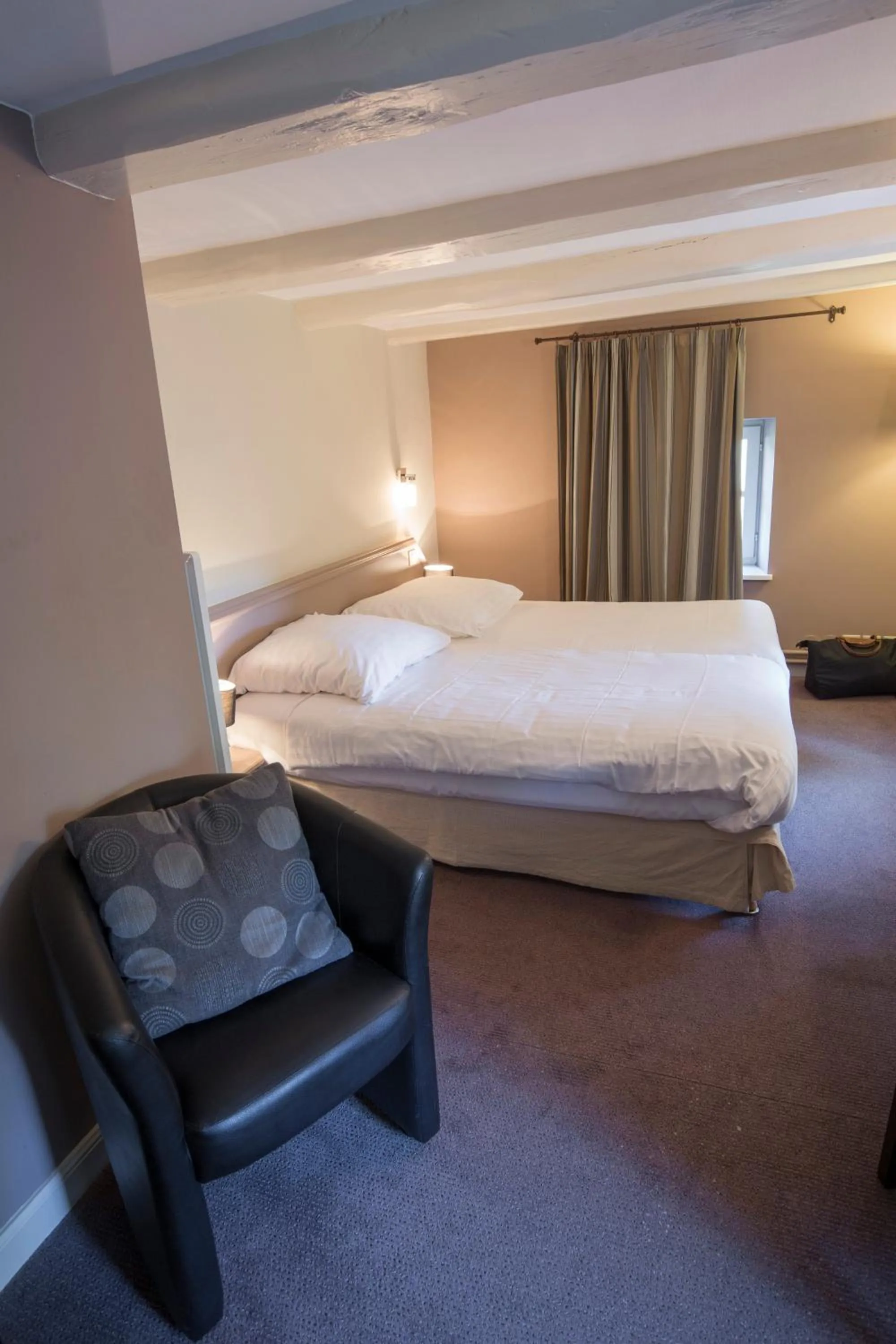 Hôtel Restaurant Les Alisiers