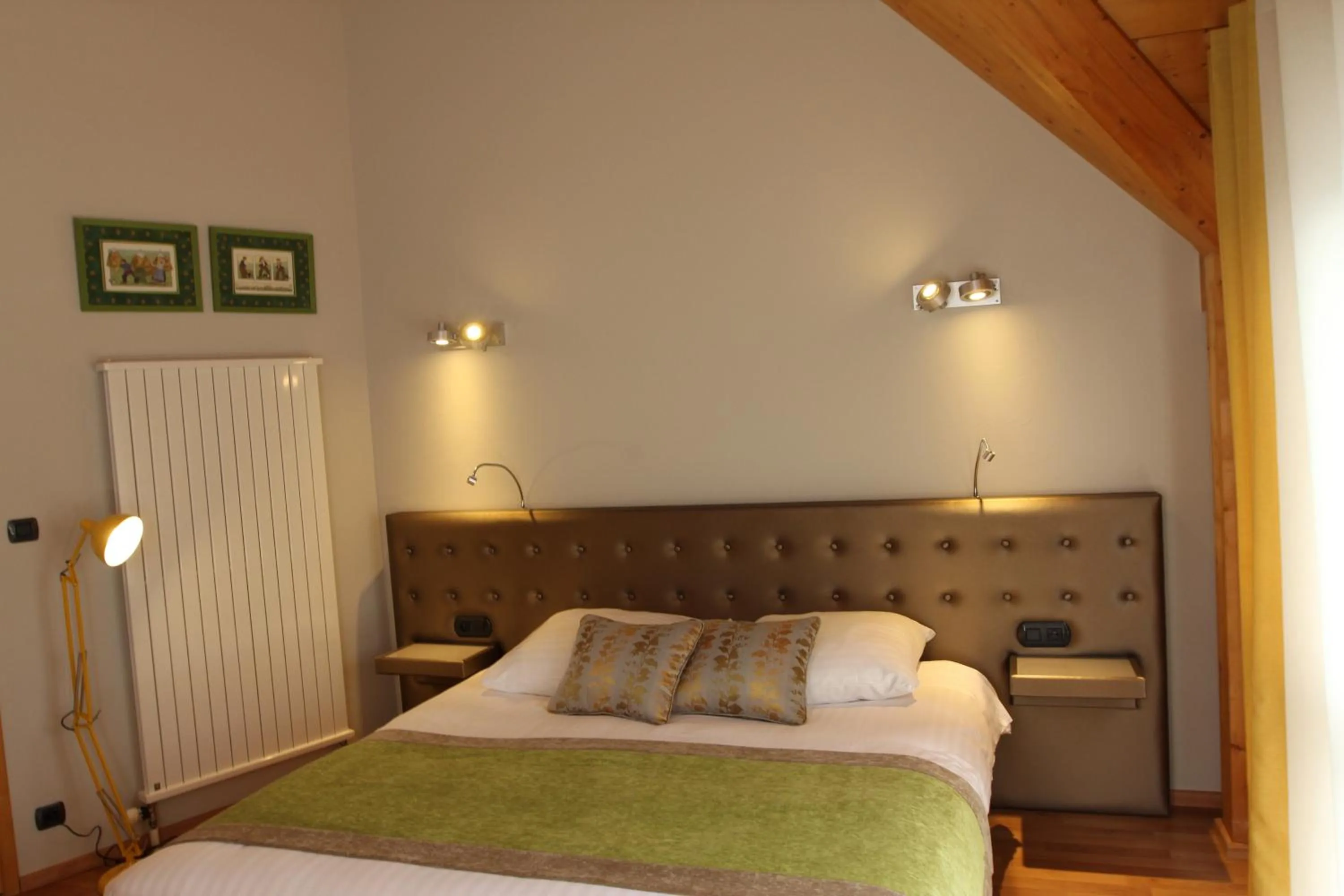 Bedroom in Hôtel Restaurant Les Alisiers