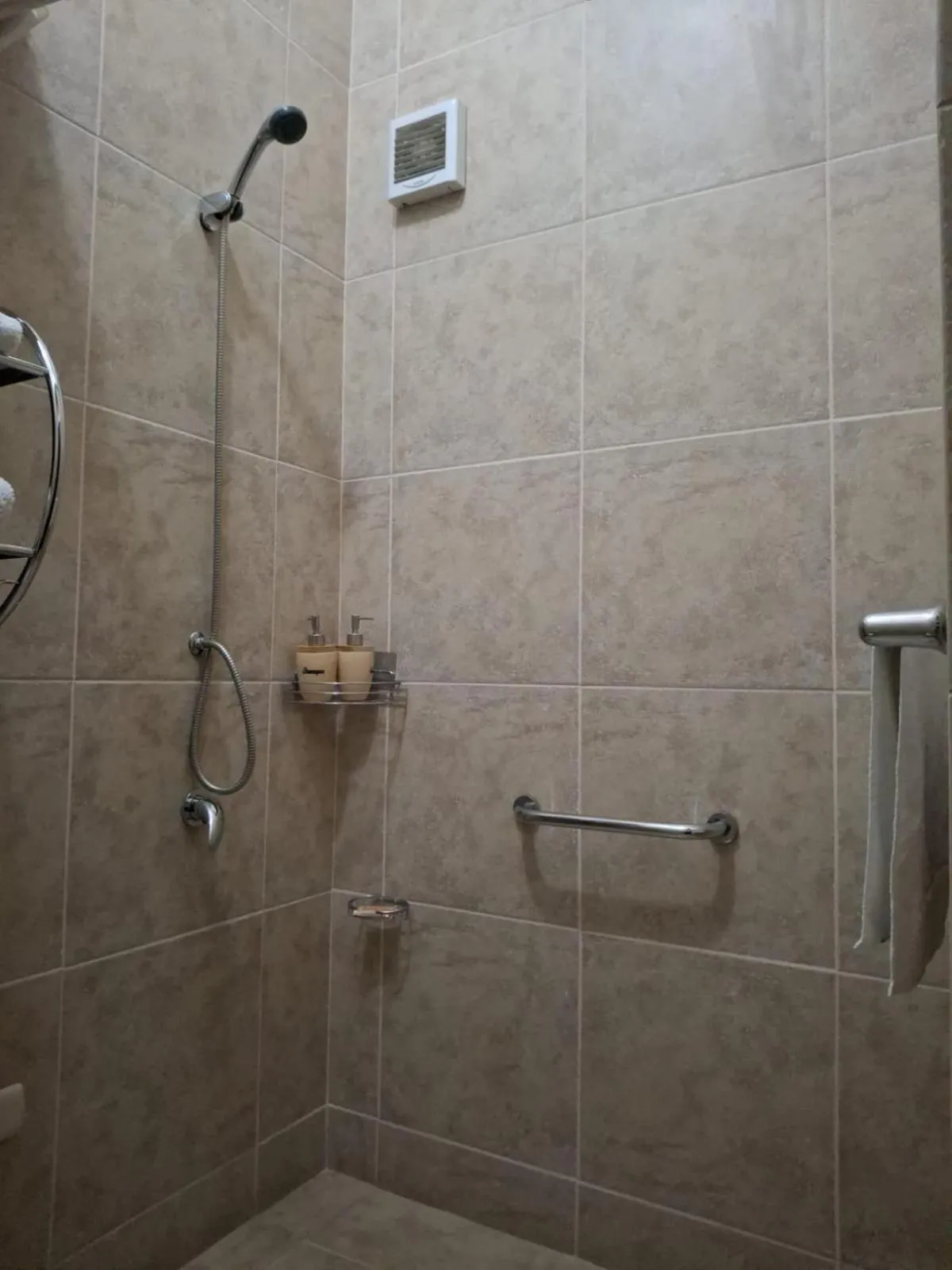 Shower in APU MOUNTAIN LODGE CUSCO