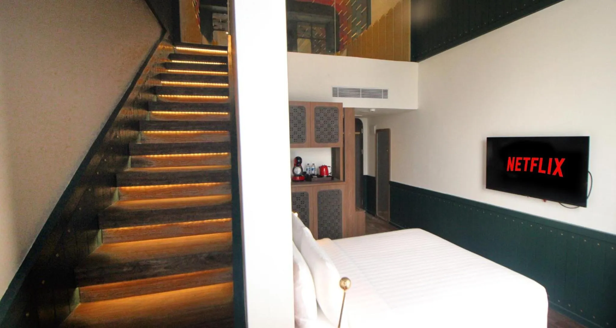 Bedroom, Bed in Ashley Tugu Tani Menteng