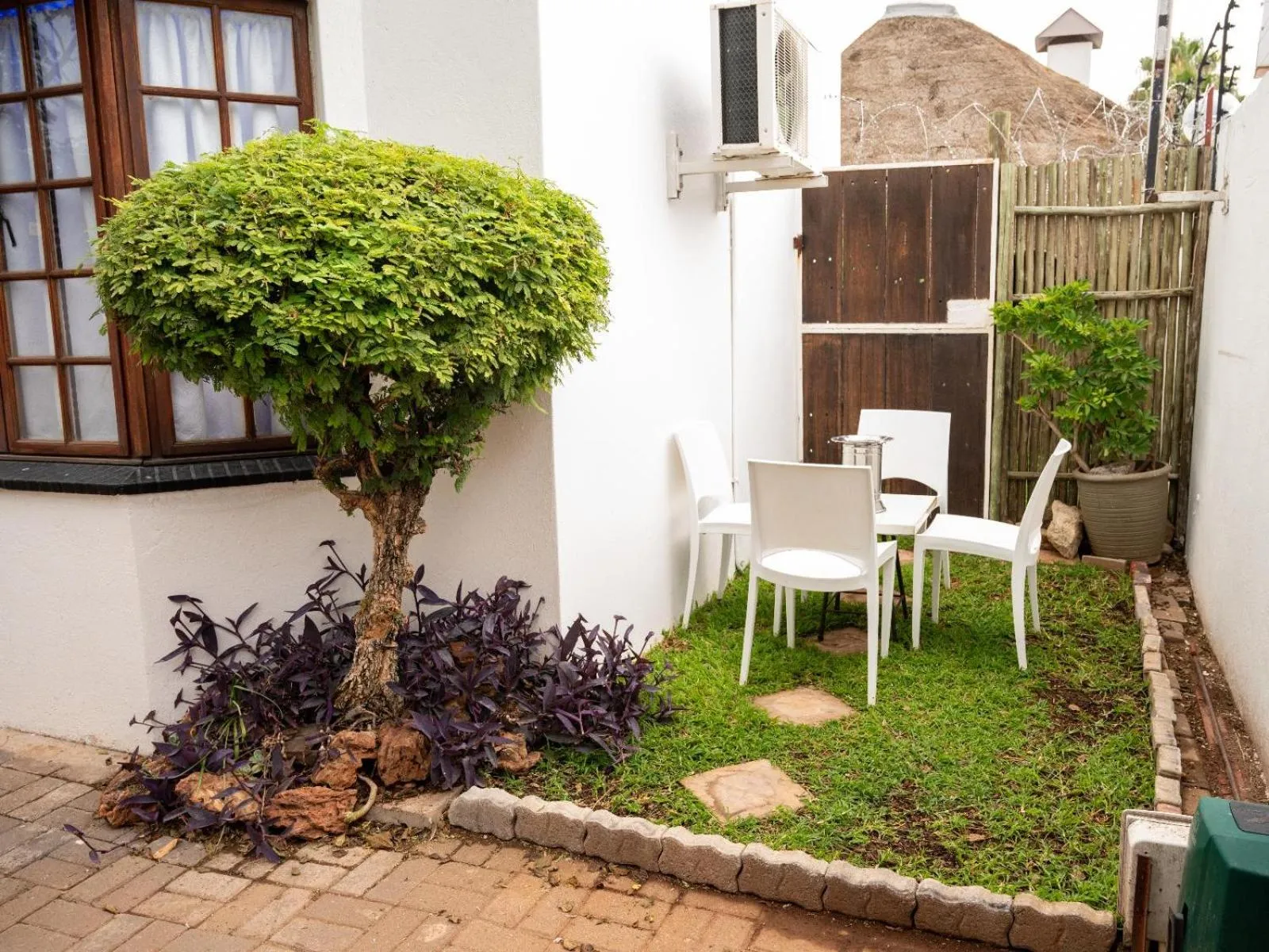 Property building in Sleepers Villa Guesthouse