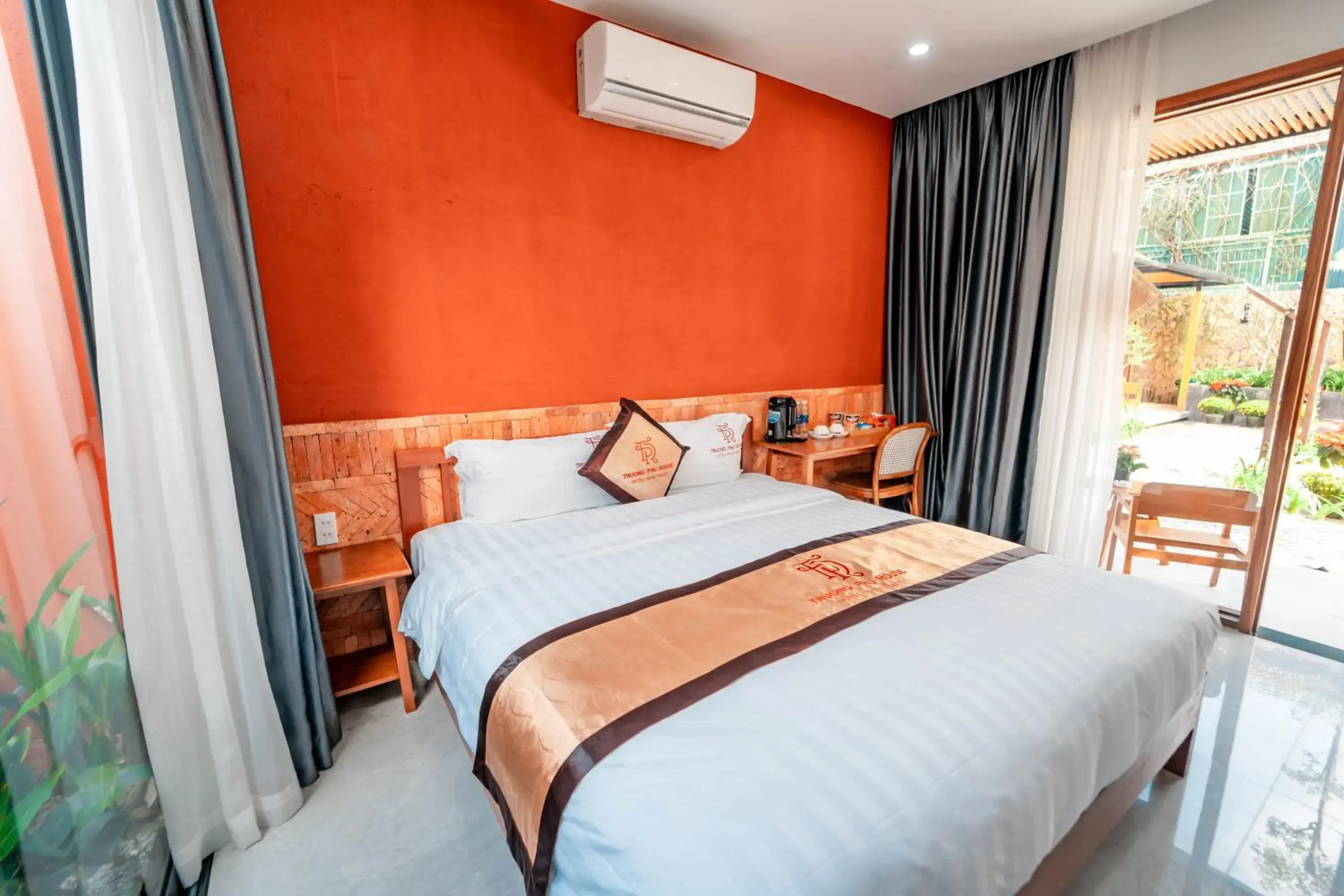 Double Room with Patio in TRUONG PHU HOUSE - HOTEL & APARTMENT Double Room with Patio in TRUONG PHU HOUSE - HOTEL & APARTMENT