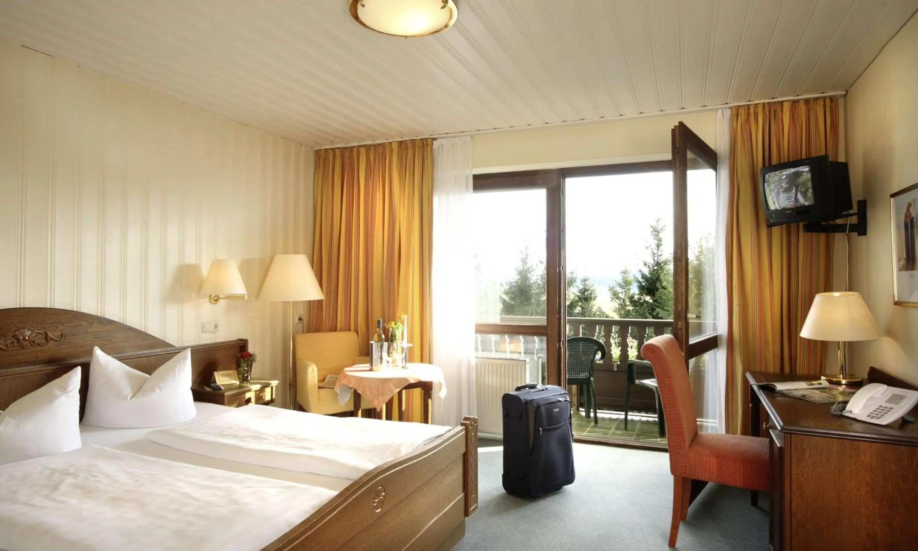 Bedroom, Bed in Wellnesshotel Zum Koch