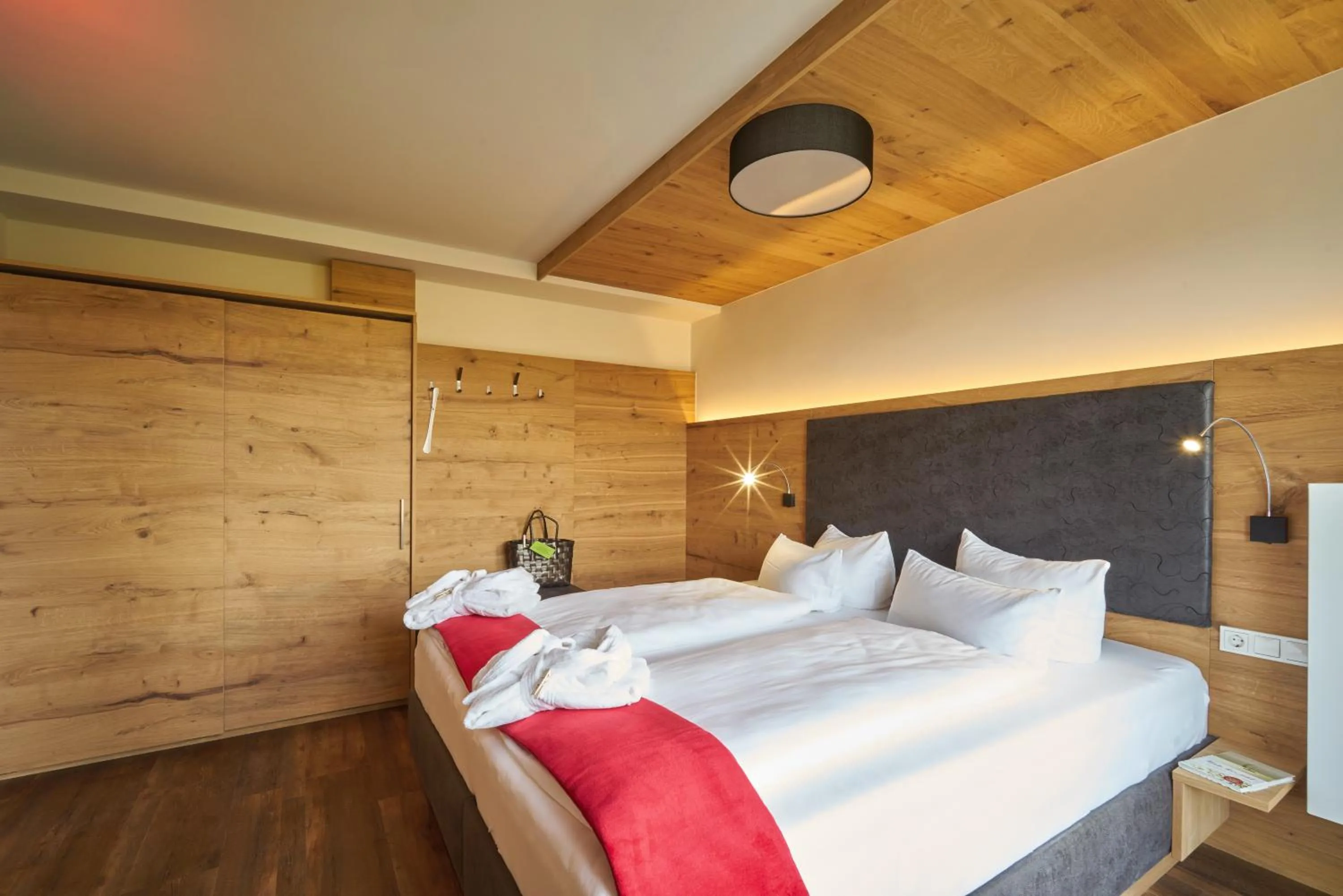 Bedroom, Bed in Wellnesshotel Zum Koch