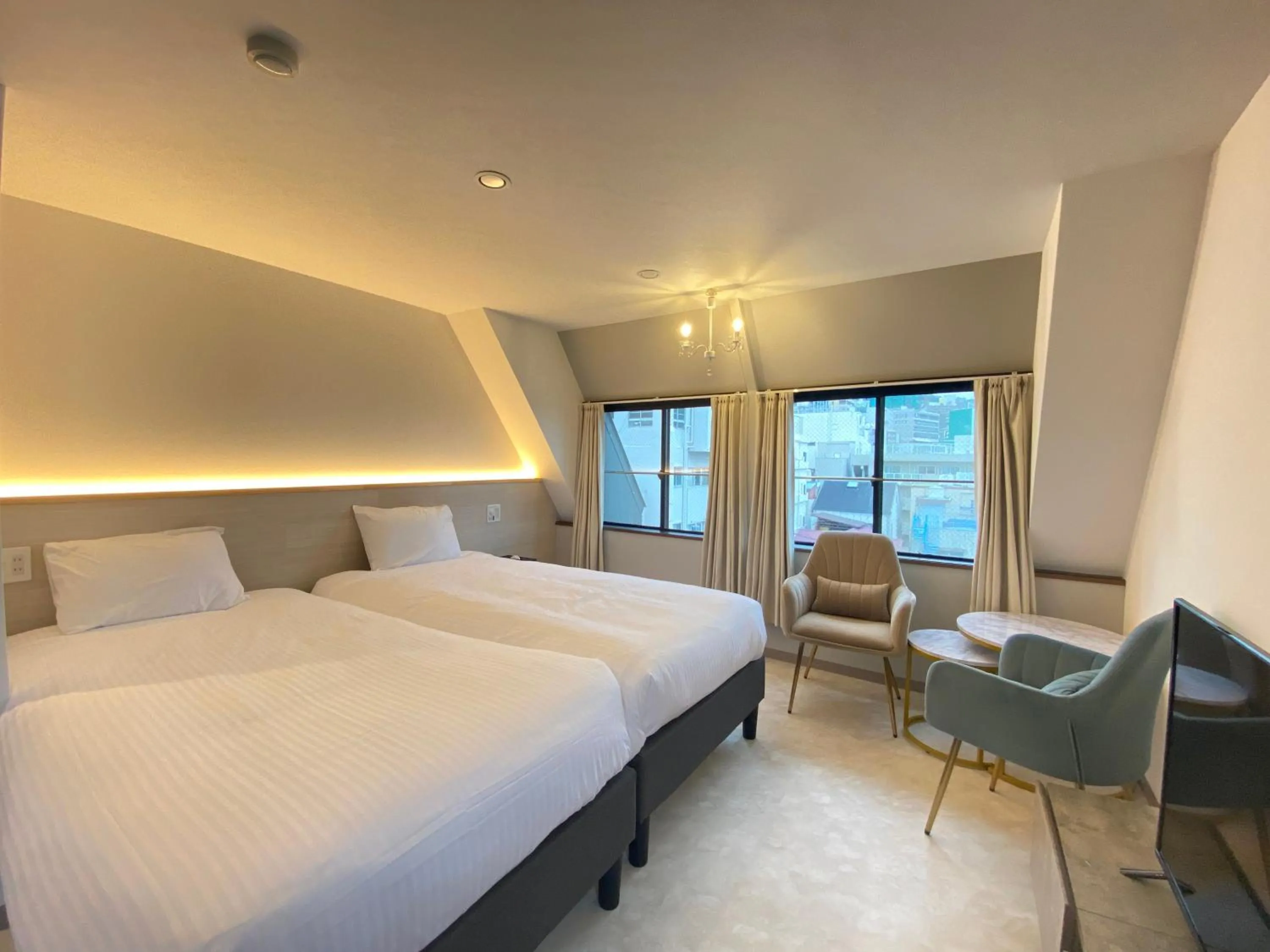 Photo of the whole room, Bed in THE MOON Atami