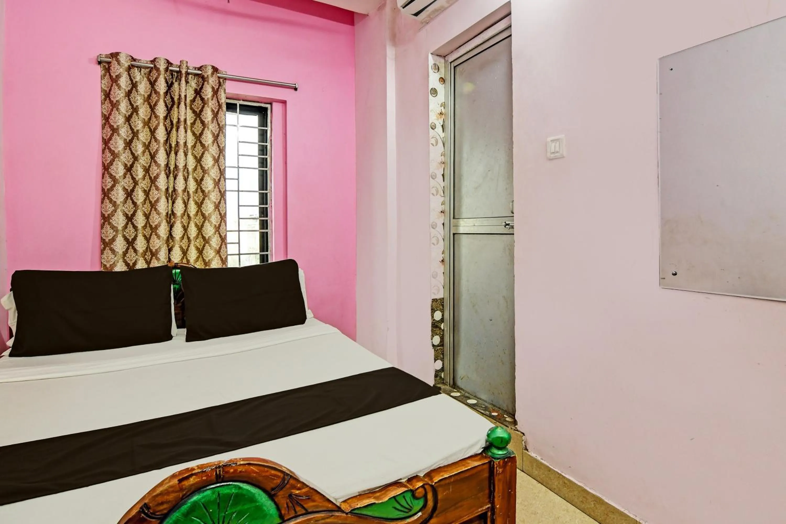 Bedroom, Bed in Hotel O Mahalaxmi lodge