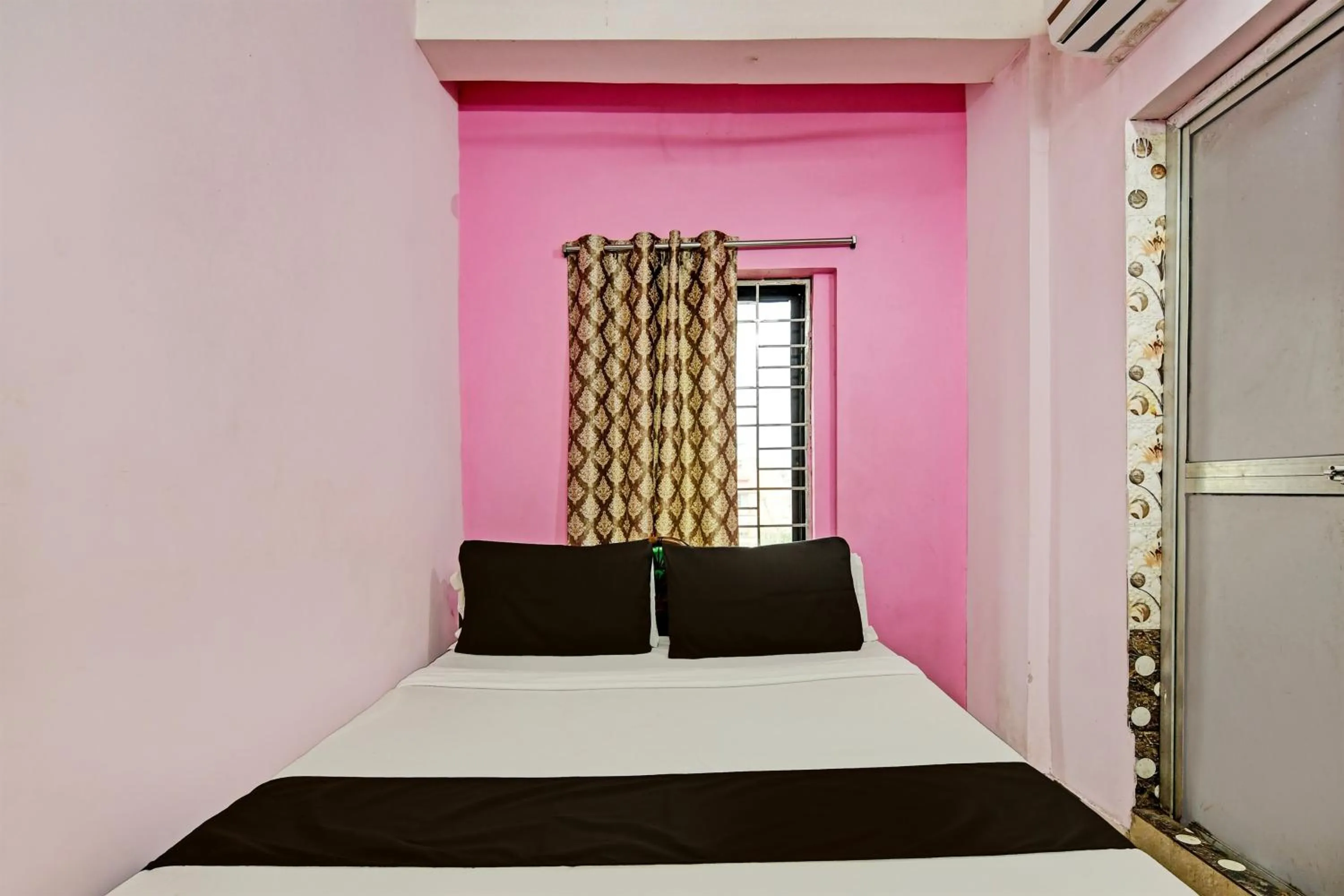 Bedroom, Bed in Hotel O Mahalaxmi lodge