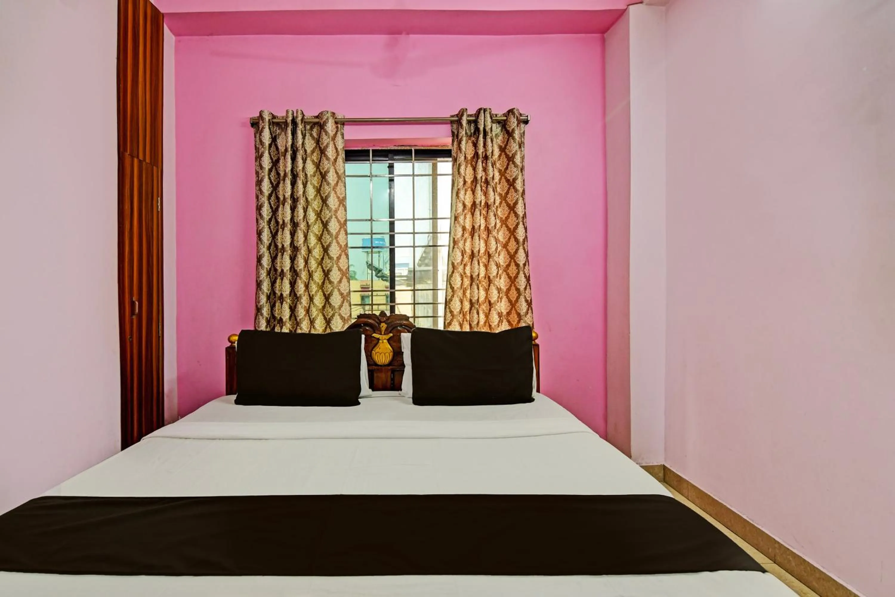 Bedroom, Bed in Hotel O Mahalaxmi lodge