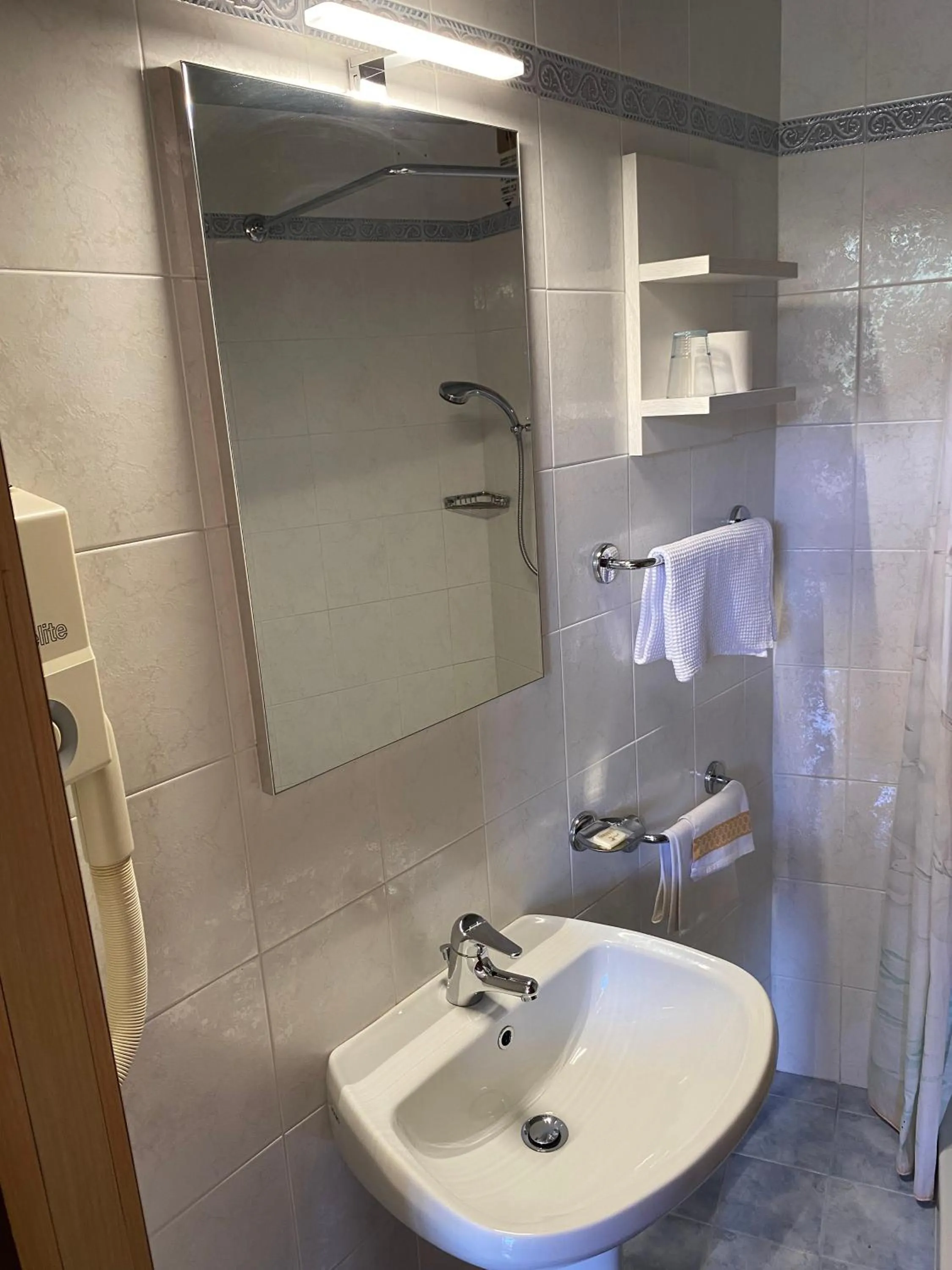 Bathroom in Hotel Gabbiano - Garda Lake Collection