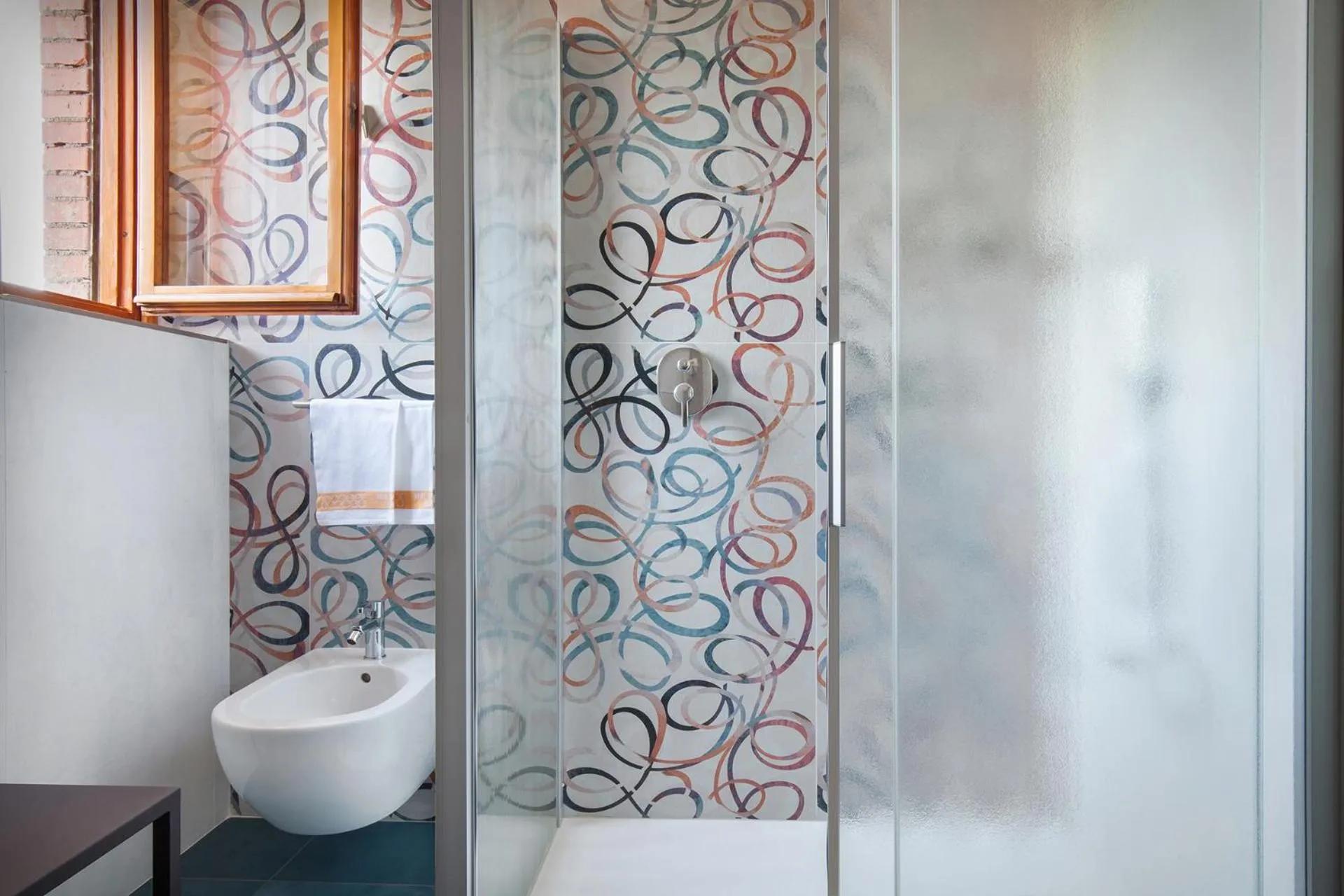 Shower in Hotel Gabbiano - Garda Lake Collection