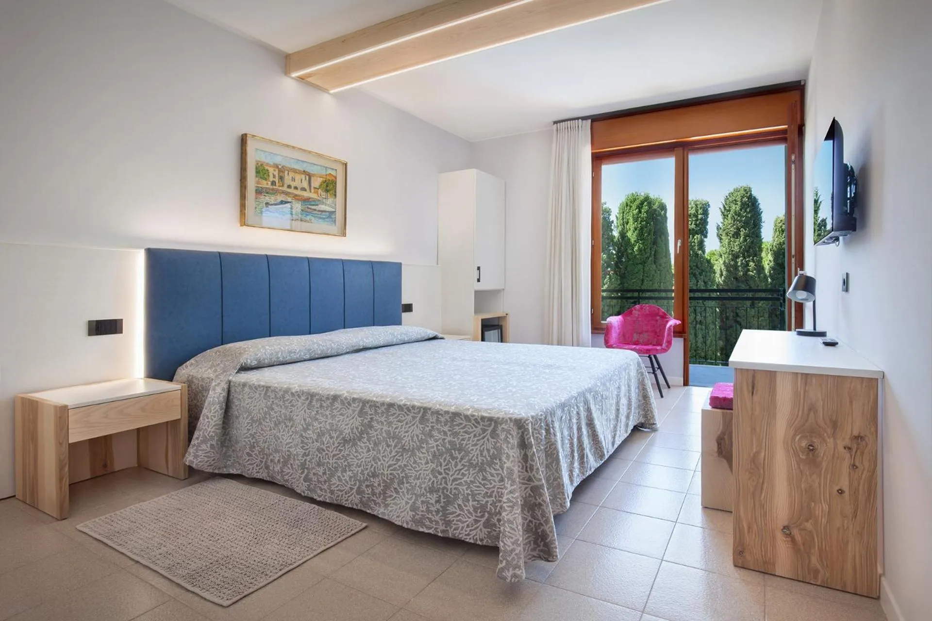 Photo of the whole room, Bed in Hotel Gabbiano - Garda Lake Collection