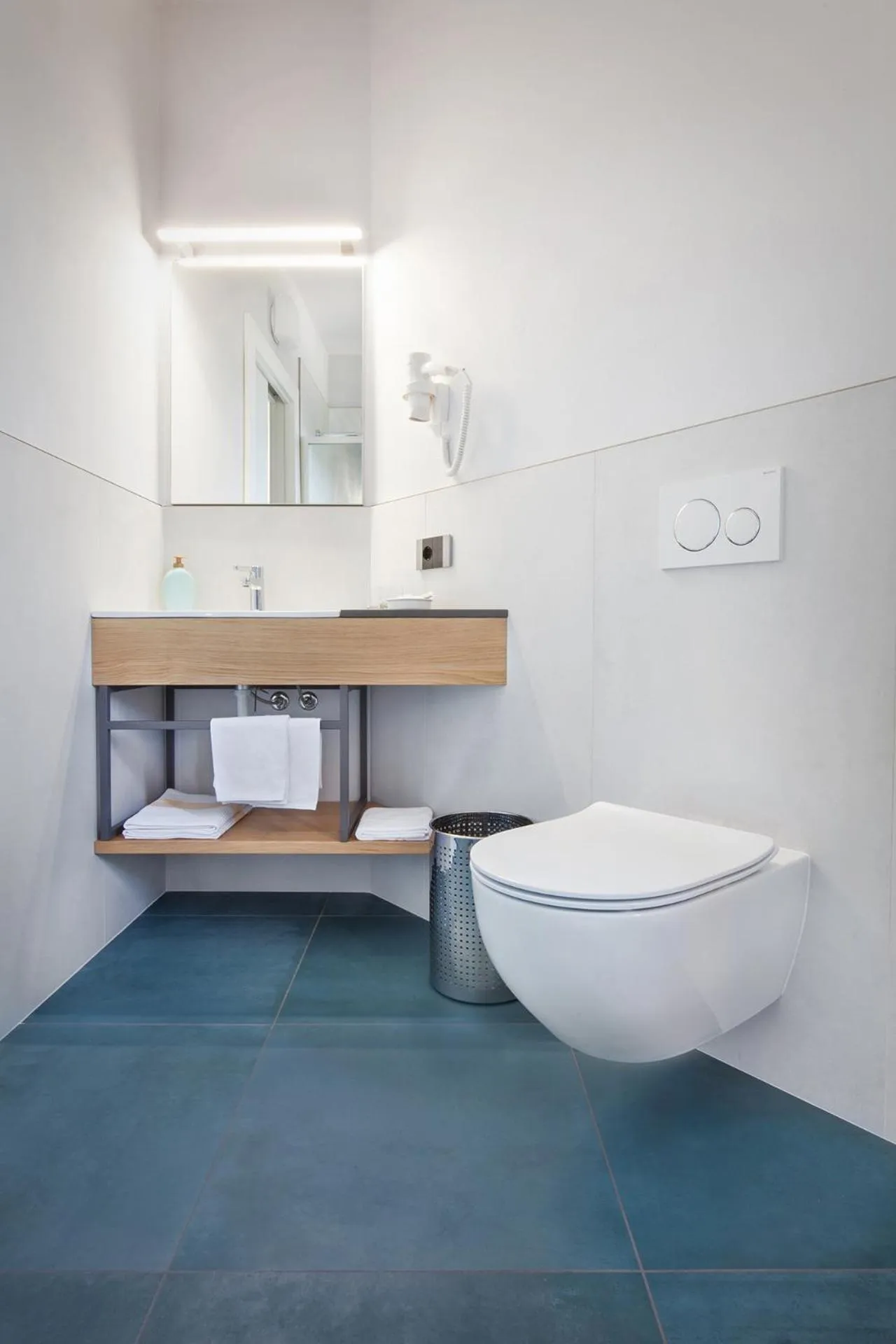 Bathroom in Hotel Gabbiano - Garda Lake Collection