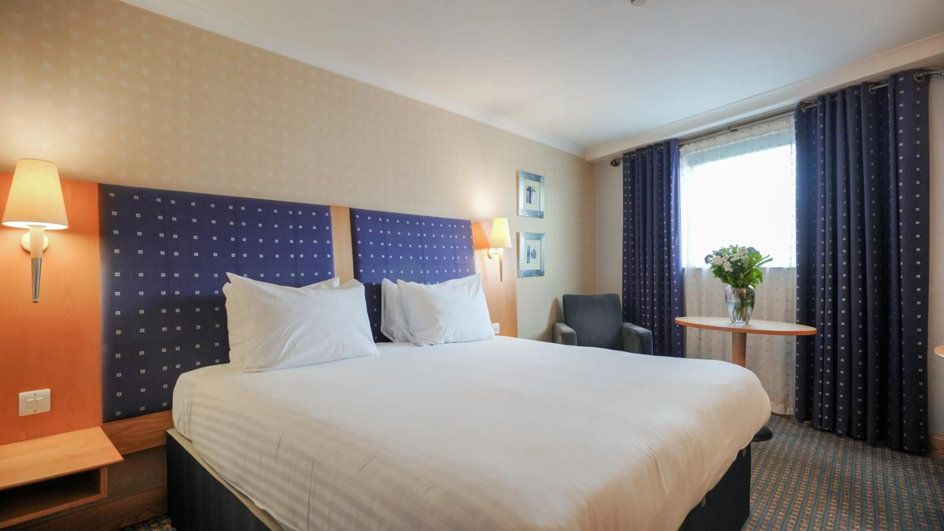 Bedroom, Bed in The Bolton Stadium Hotel, a member of Radisson Individuals