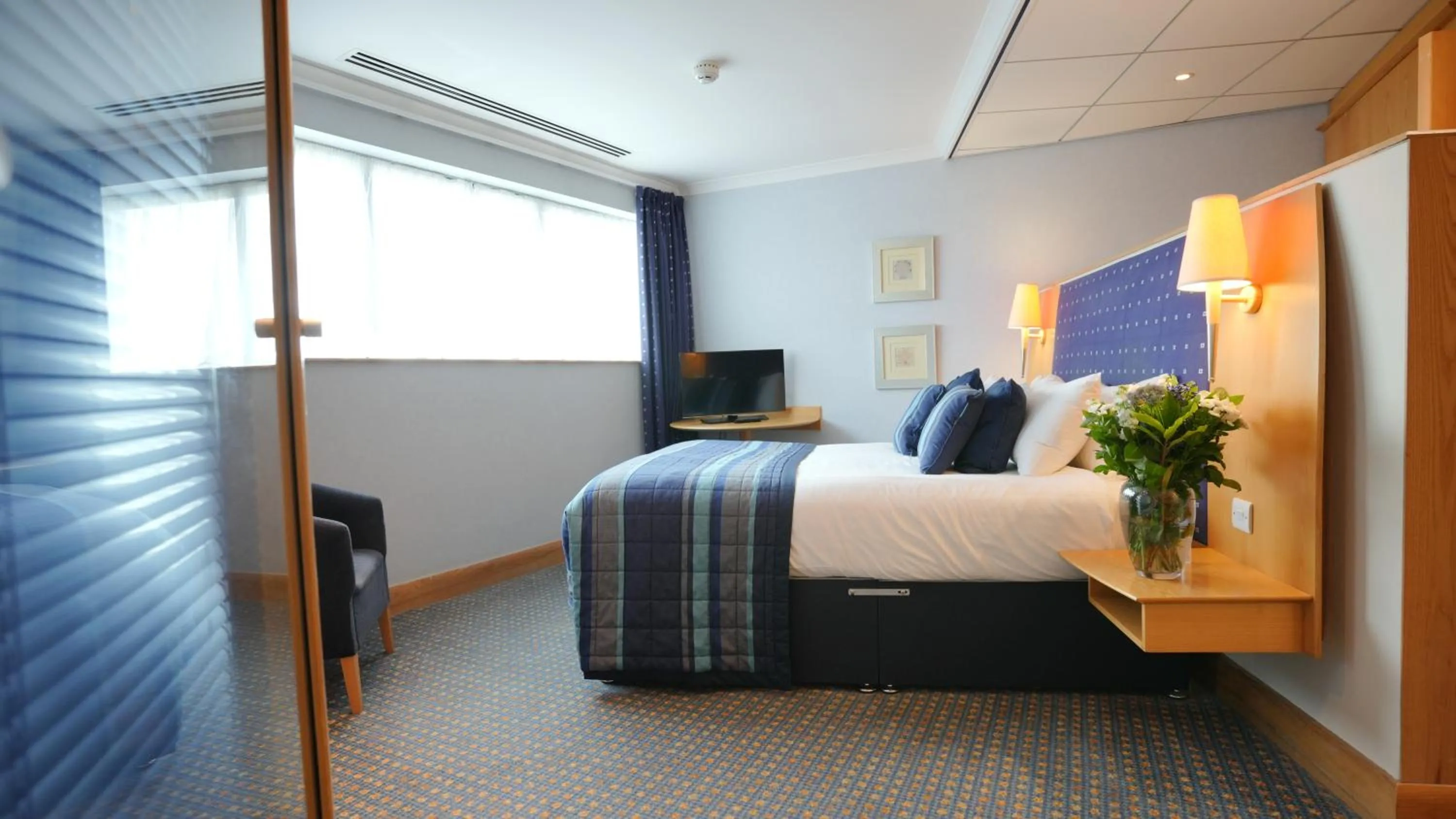 Bedroom, Bed in The Bolton Stadium Hotel, a member of Radisson Individuals
