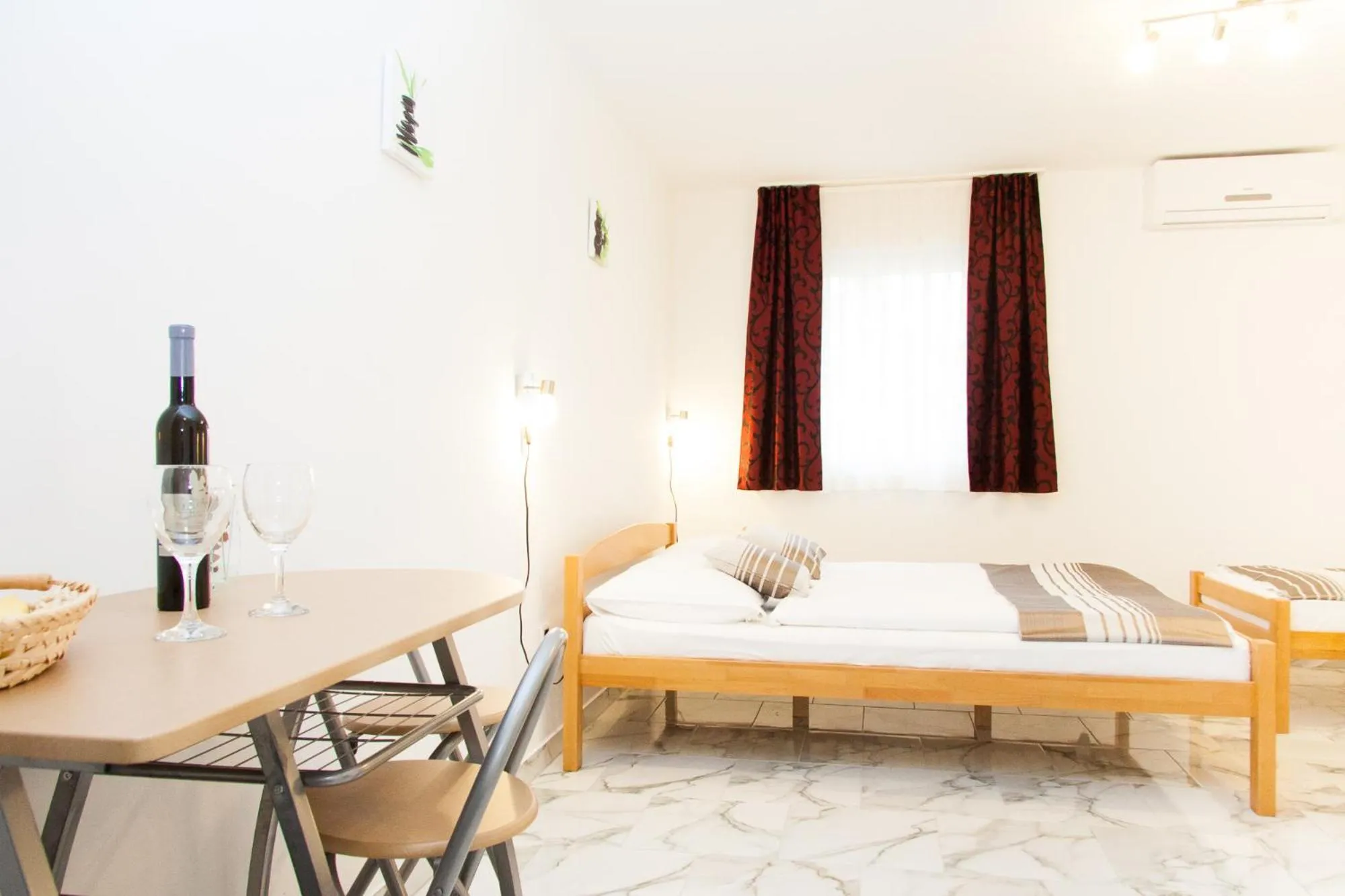 Bed in Rooms Garden Zagreb Airport