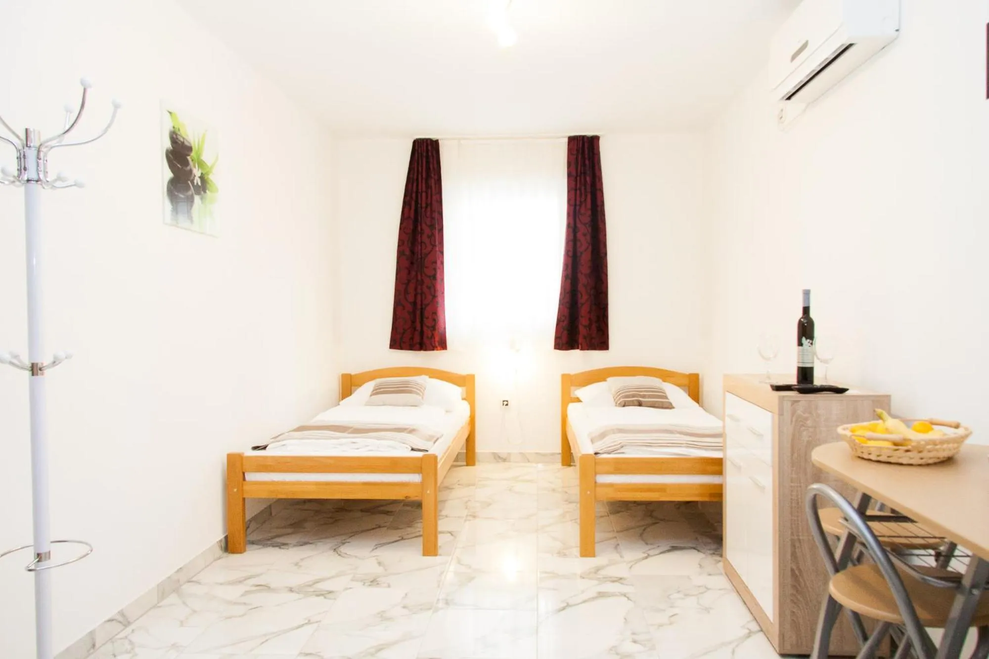 Bed in Rooms Garden Zagreb Airport