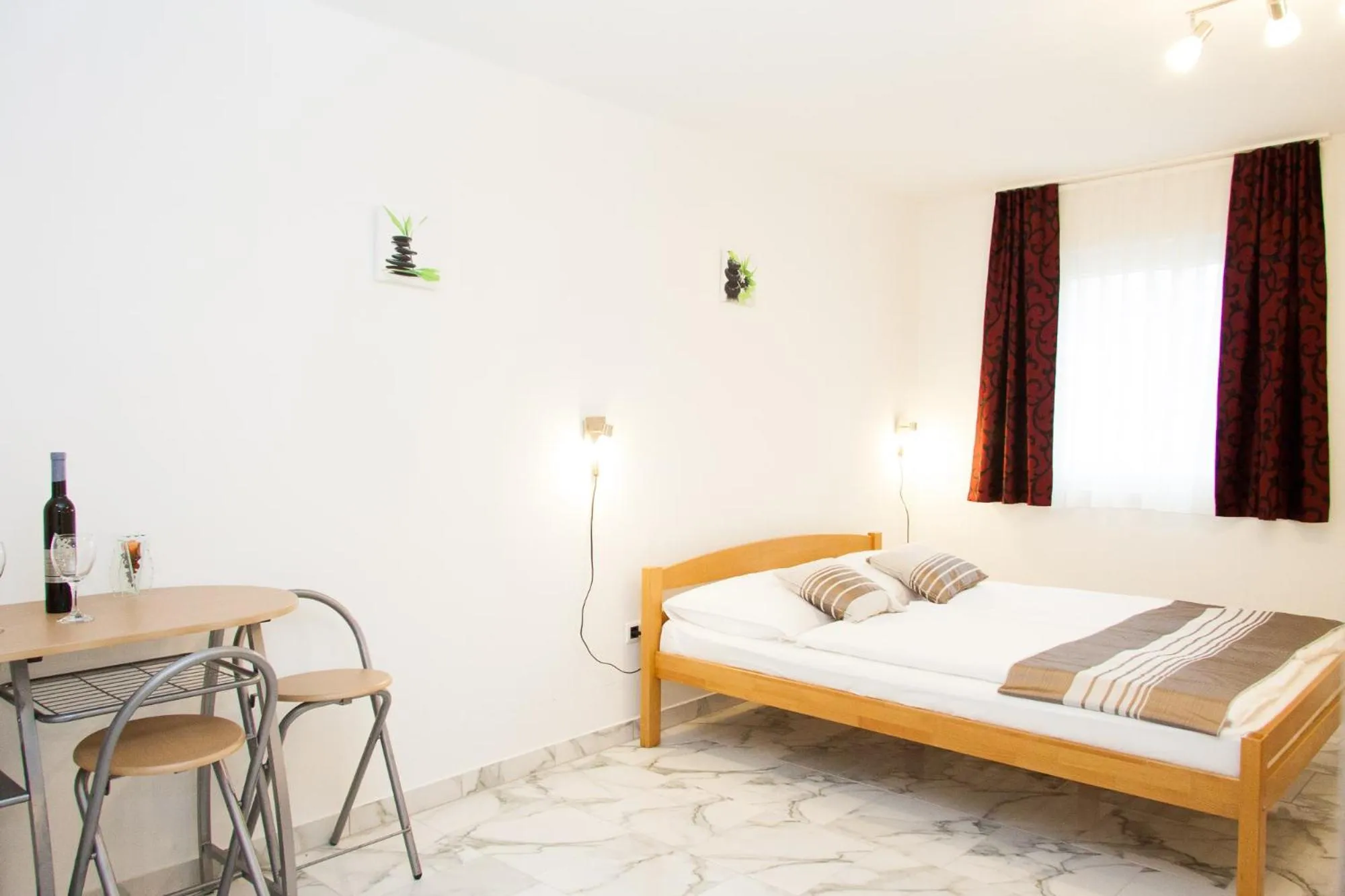 Bed in Rooms Garden Zagreb Airport