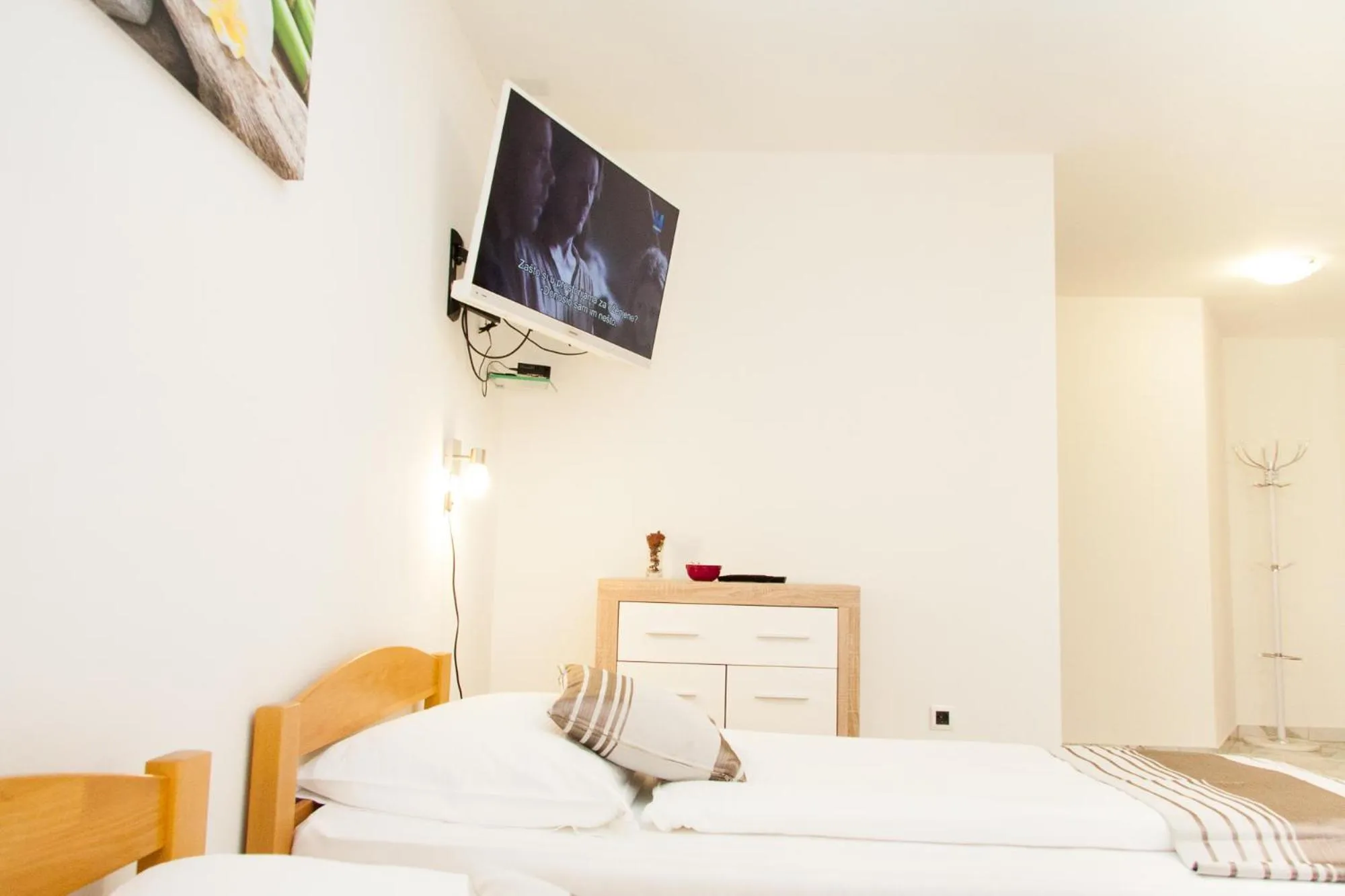 Bed in Rooms Garden Zagreb Airport