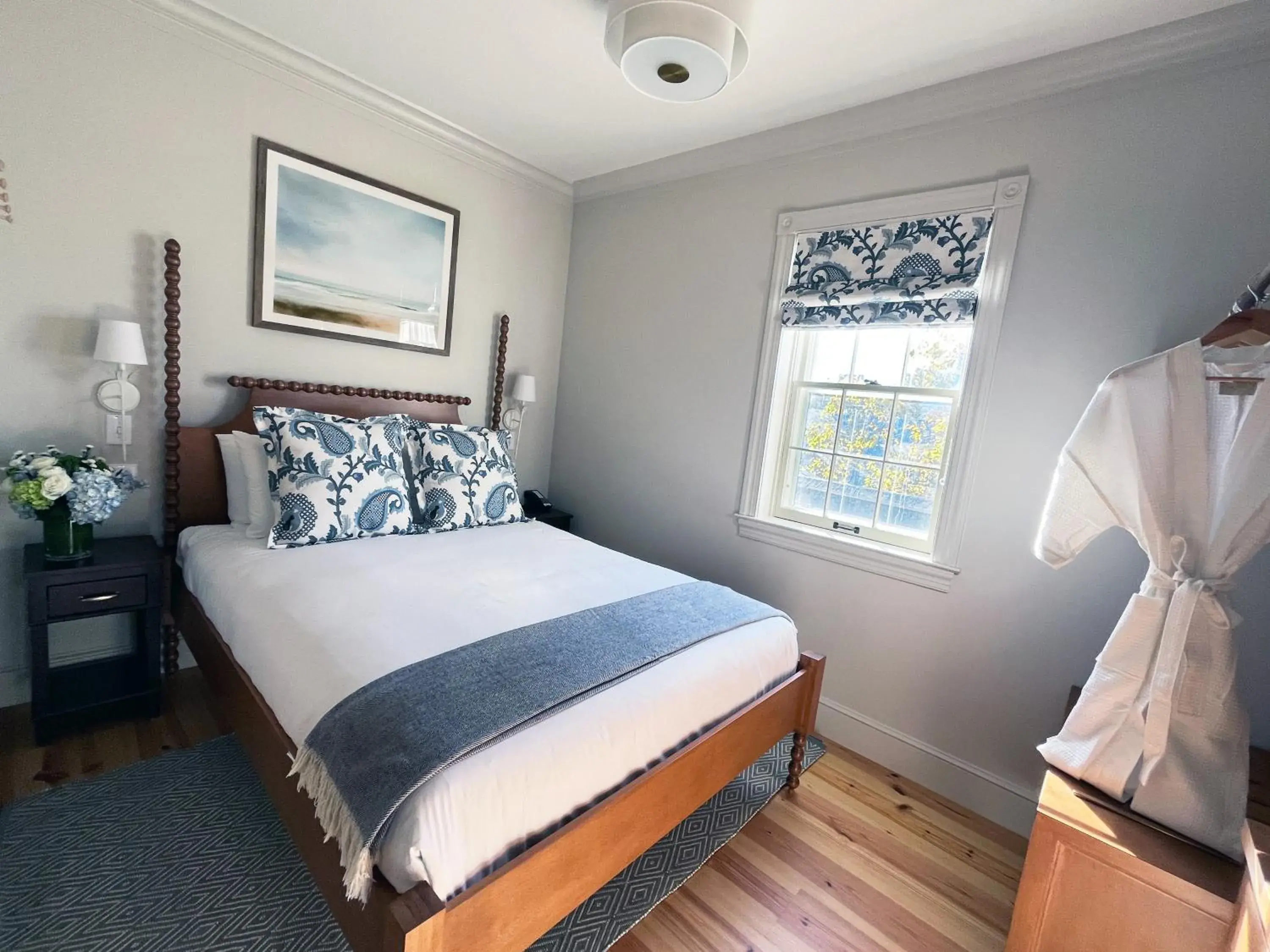 Veranda House - Queen Petite in Nantucket Resort Collection Veranda House - Queen Petite in Nantucket Resort Collection