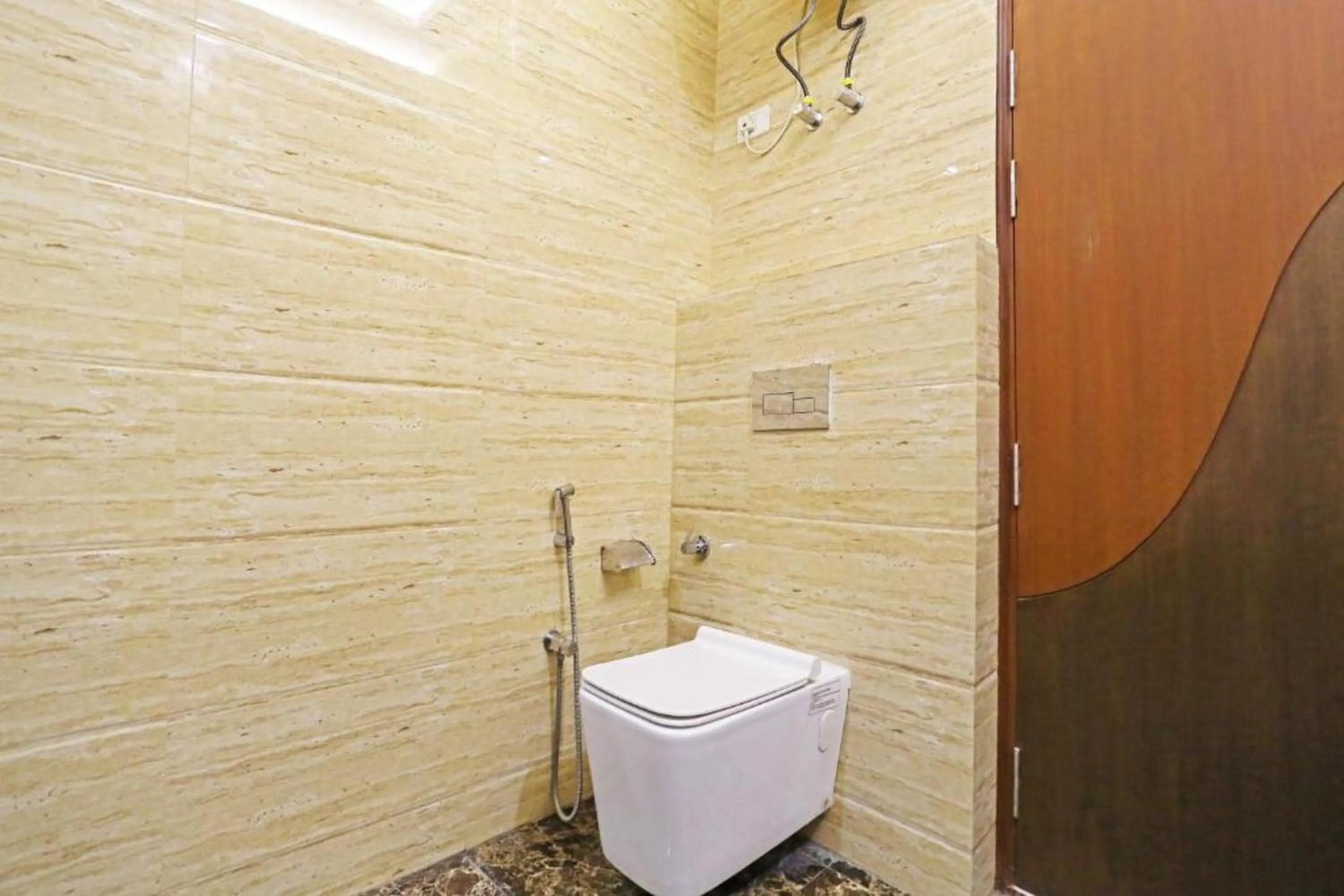 Shower, Bathroom in HOTEL MGM RESIDENCY