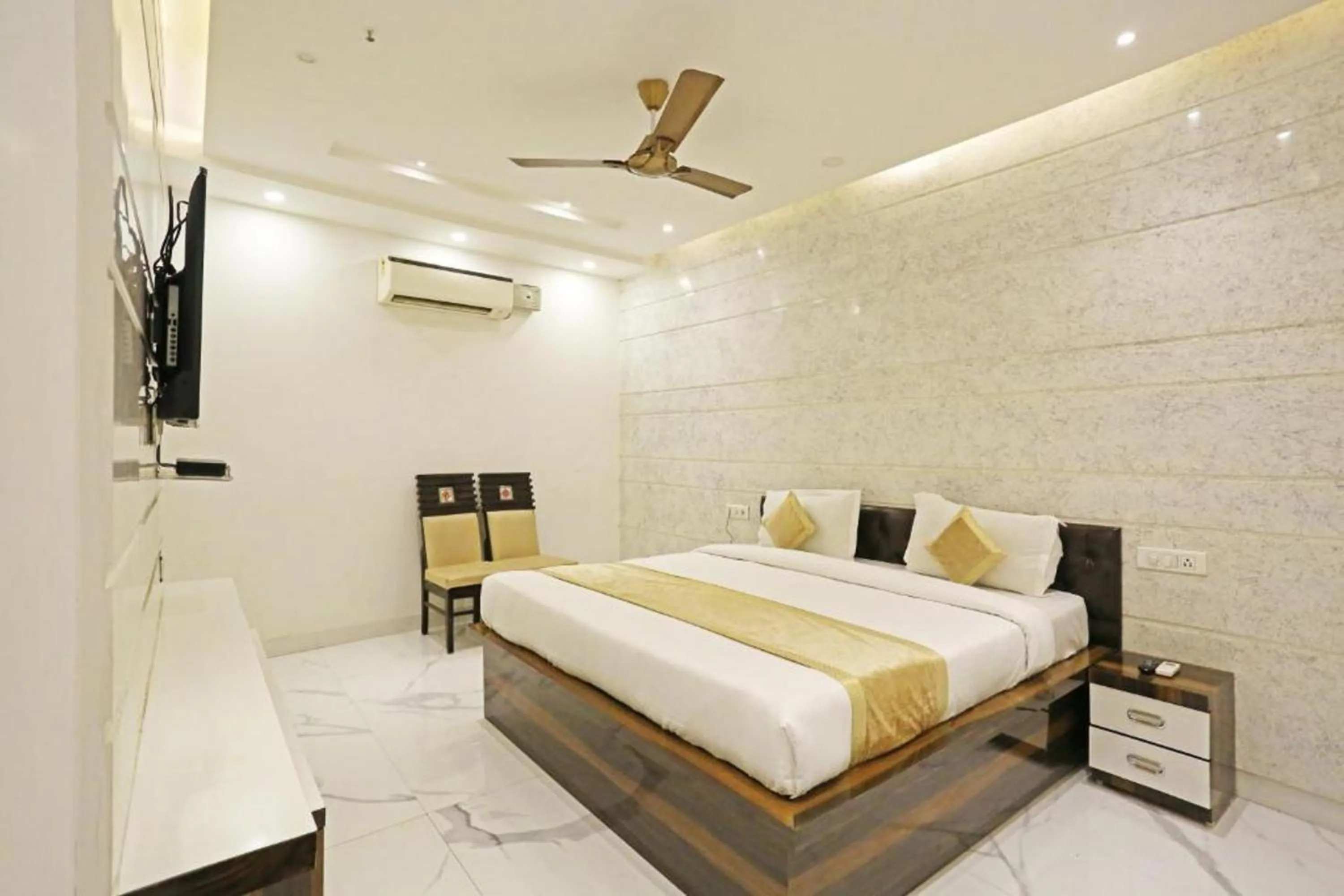 Bed in HOTEL MGM RESIDENCY