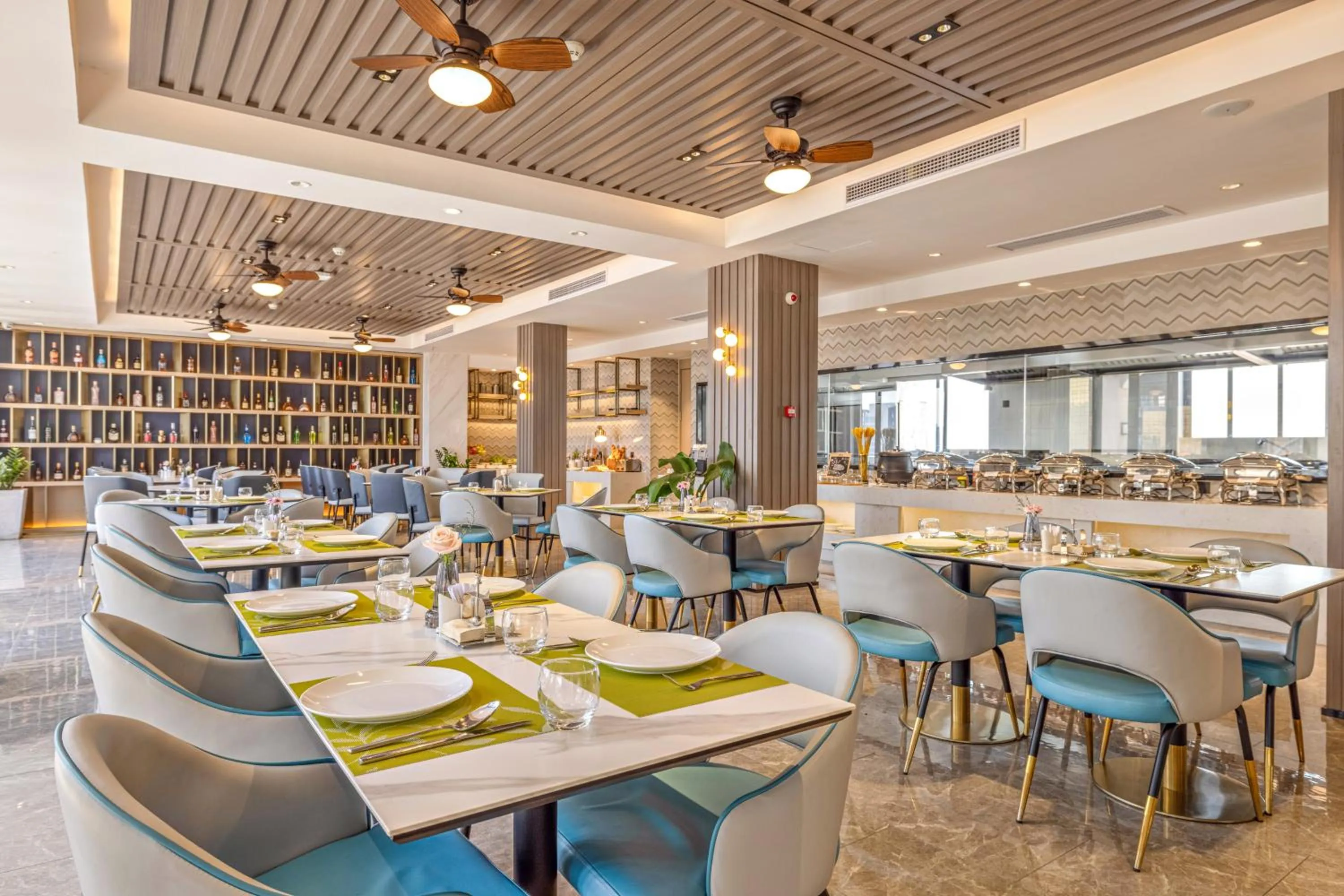 Restaurant/places to eat in Maxx Phnom Penh Downtown By H World