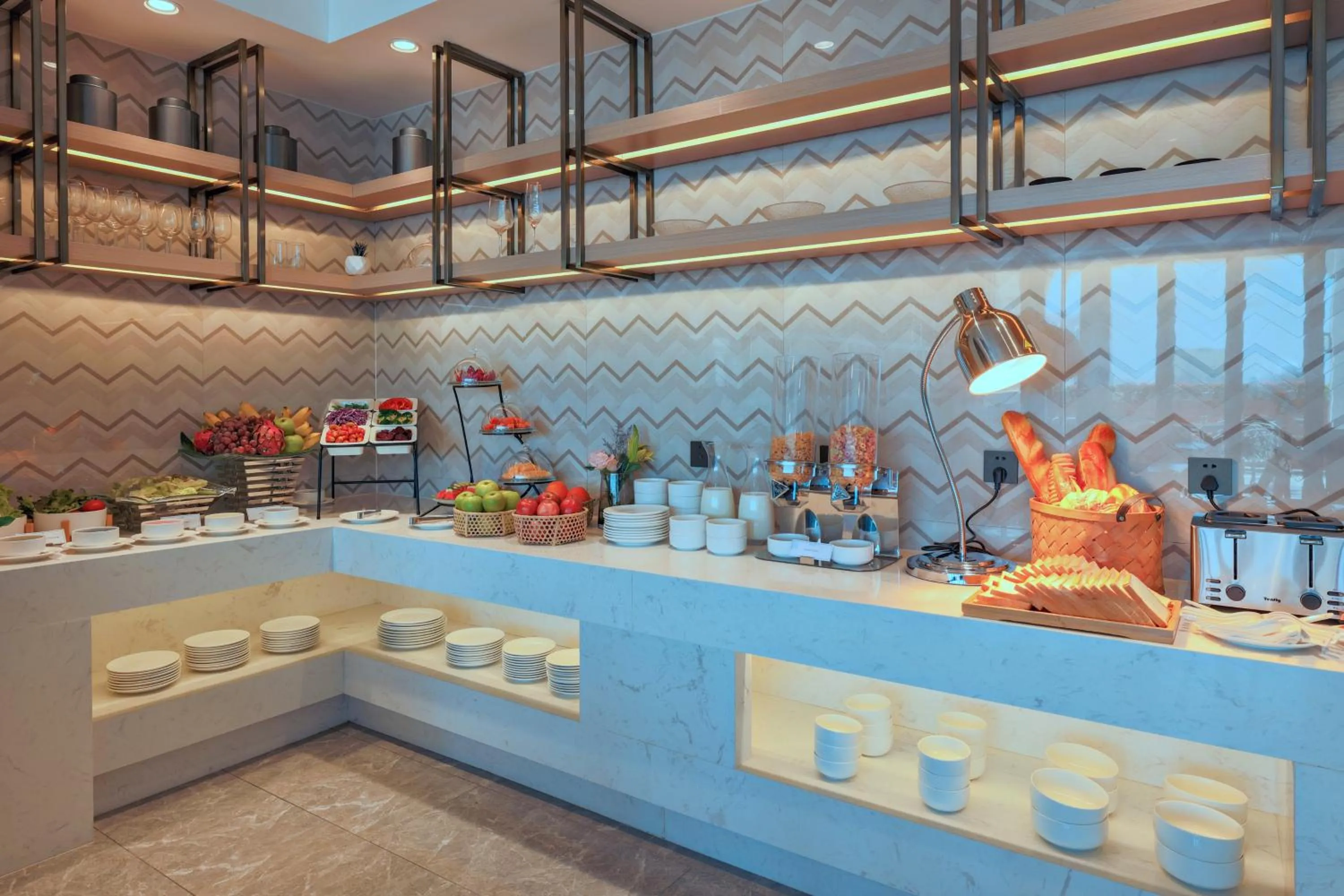 Food and drinks in Maxx Phnom Penh Downtown By H World