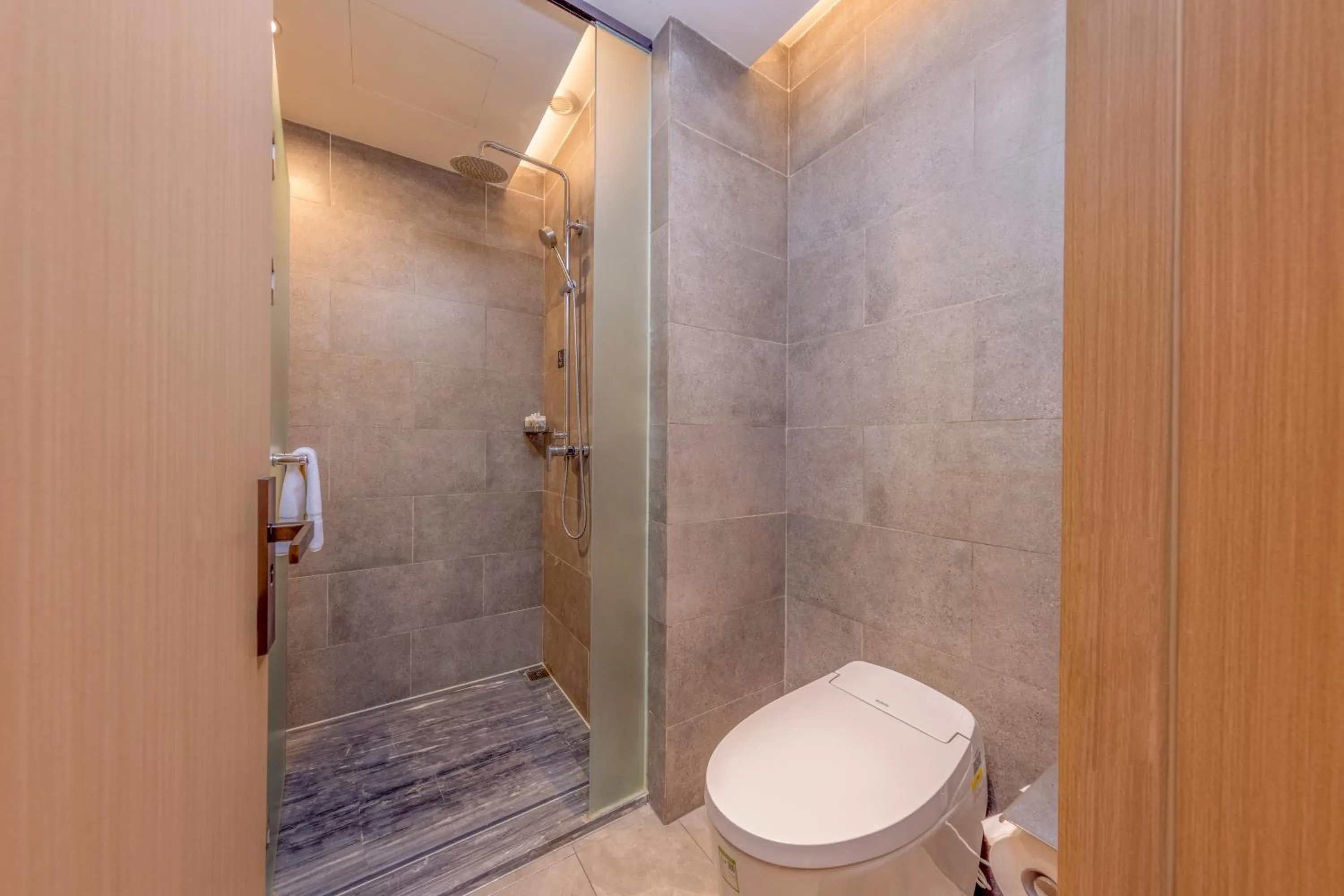 Toilet in Marco Polo Hotel