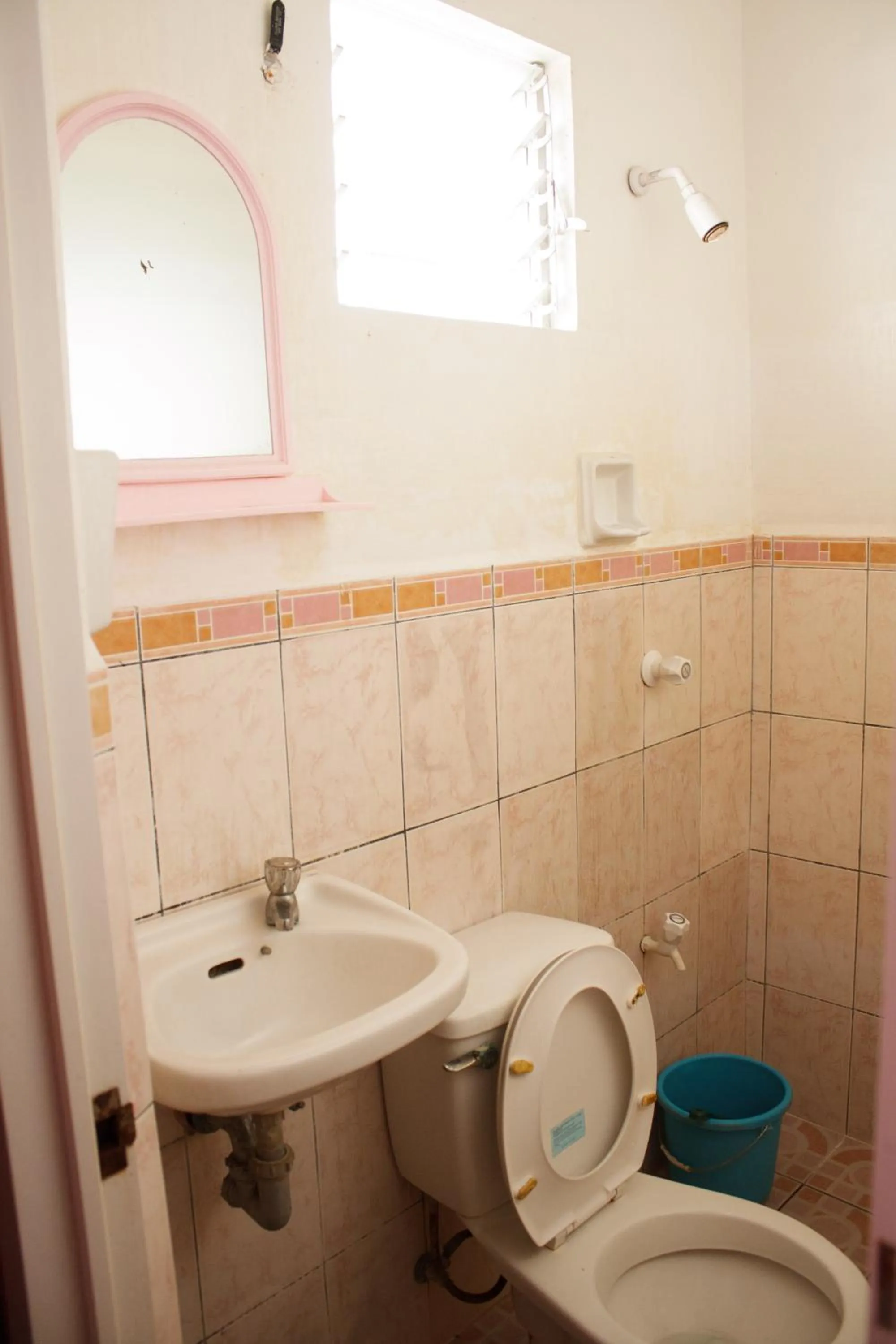 Shower in GV Hotel - Baybay