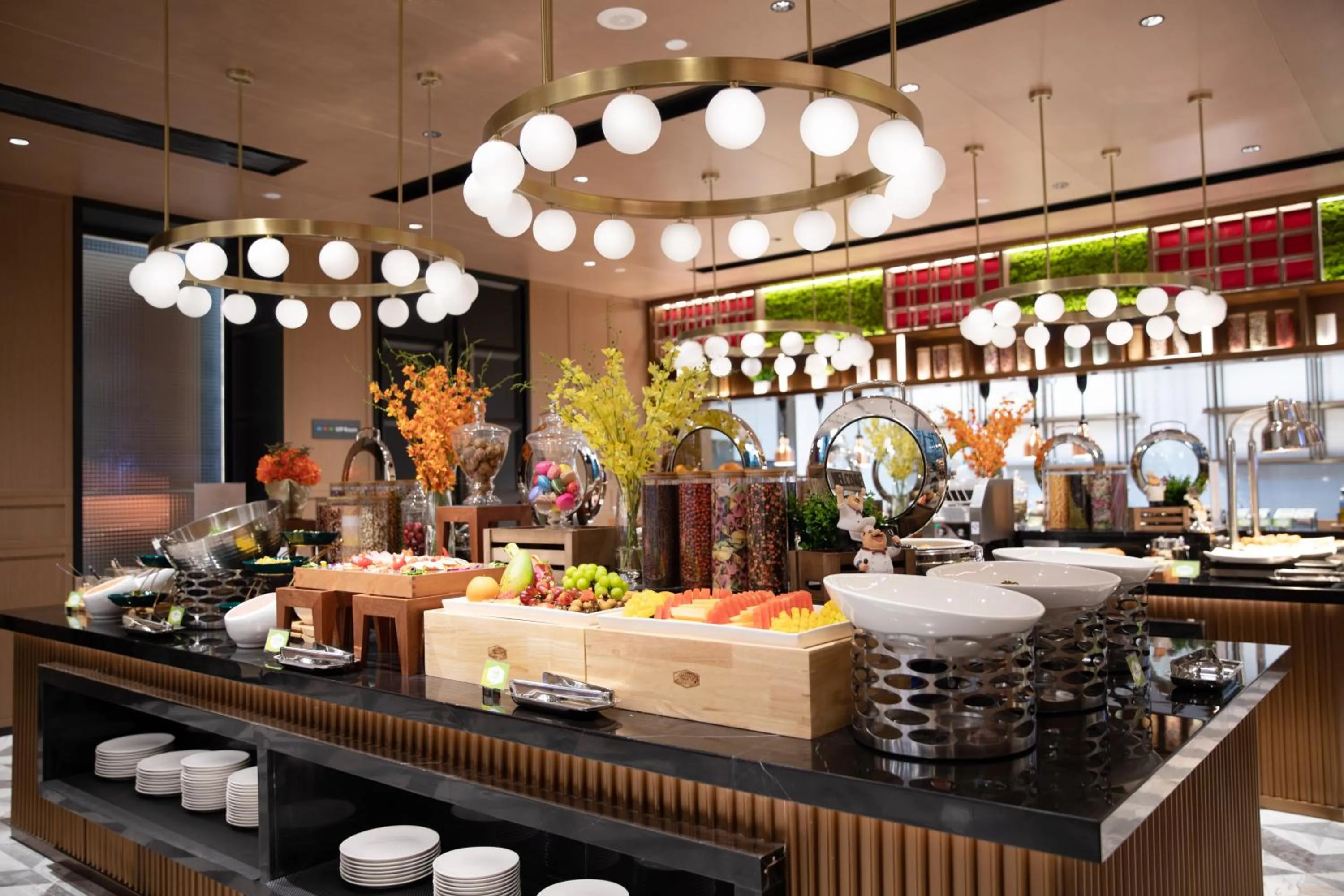 Buffet breakfast in Hampton by Hilton Guigang