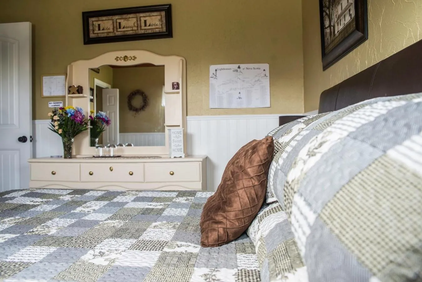 Bed in Mama`s By The Sea B&B