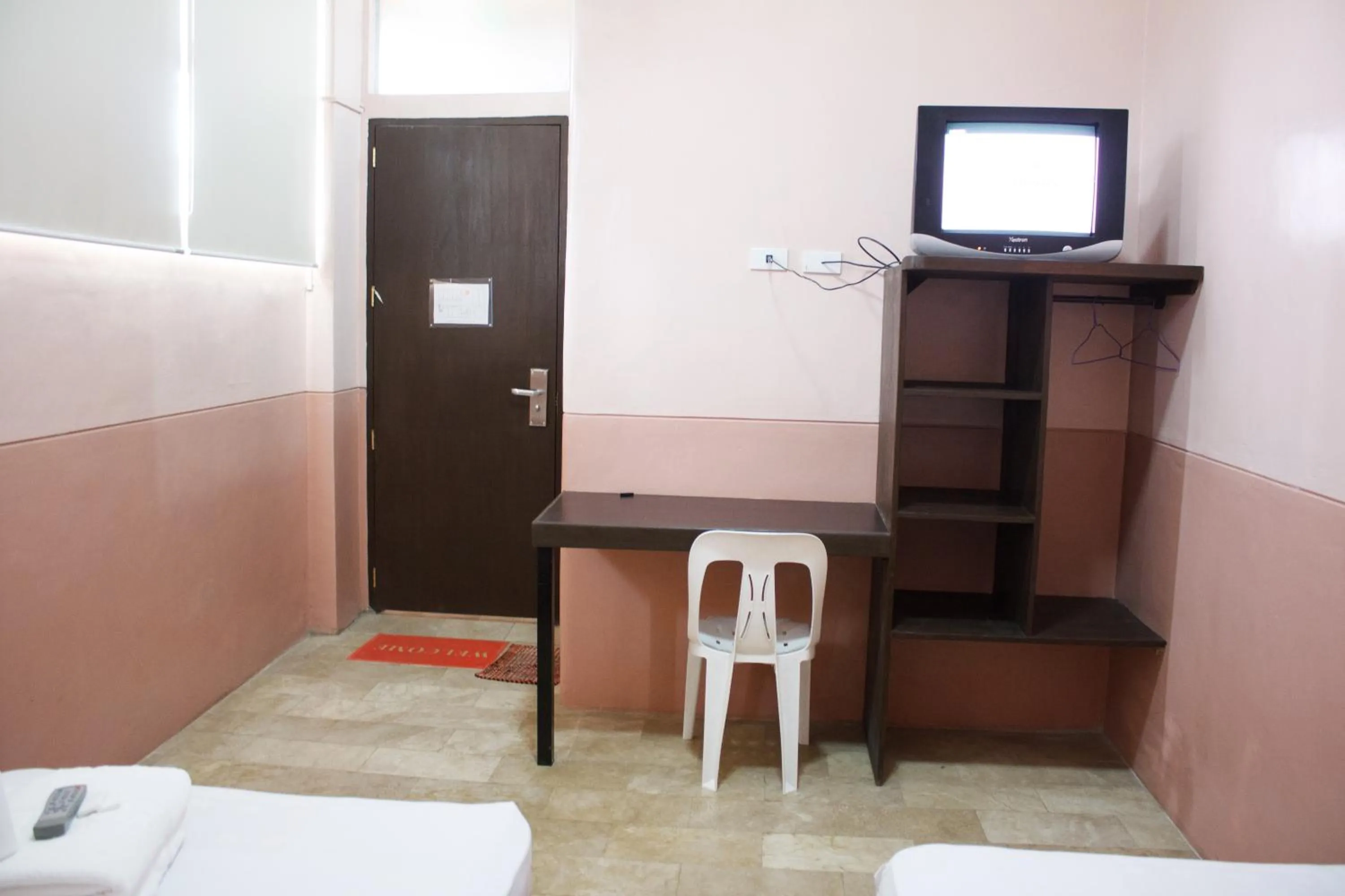 TV and multimedia, Bed in GV Hotel - Borongan
