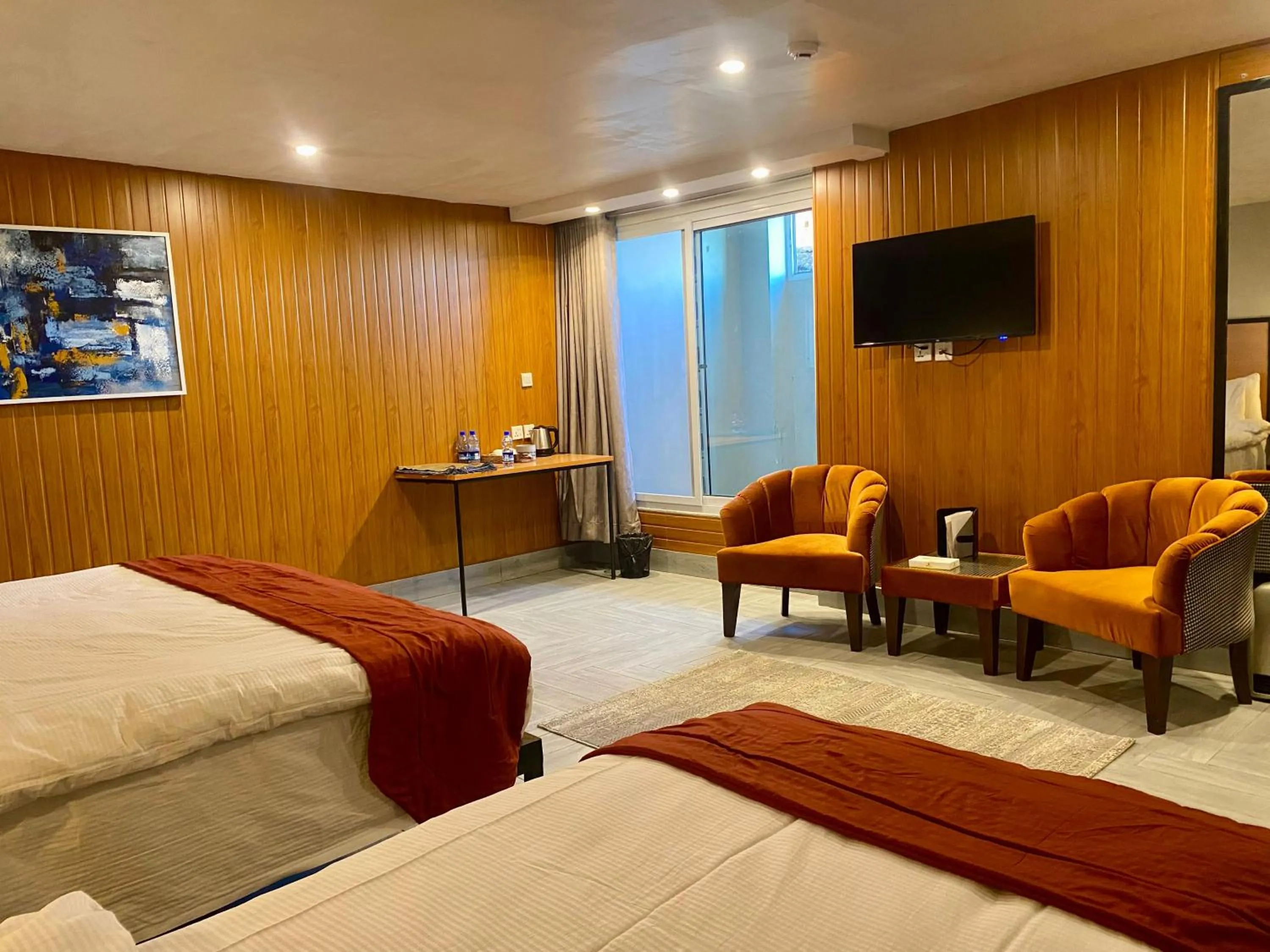 Photo of the whole room, Bed in Sky Lodge Hotel