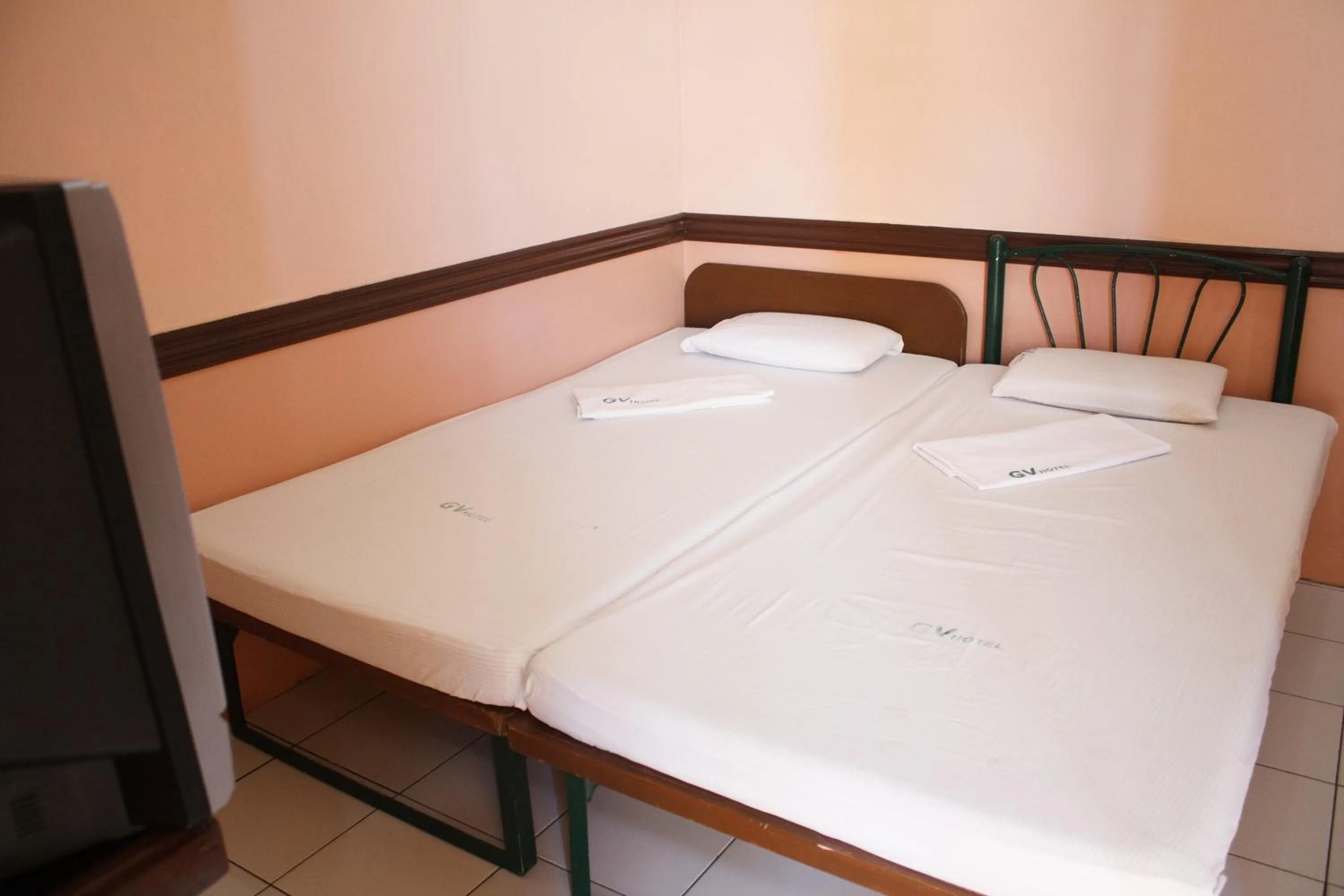 Bed in GV Hotel - Catarman