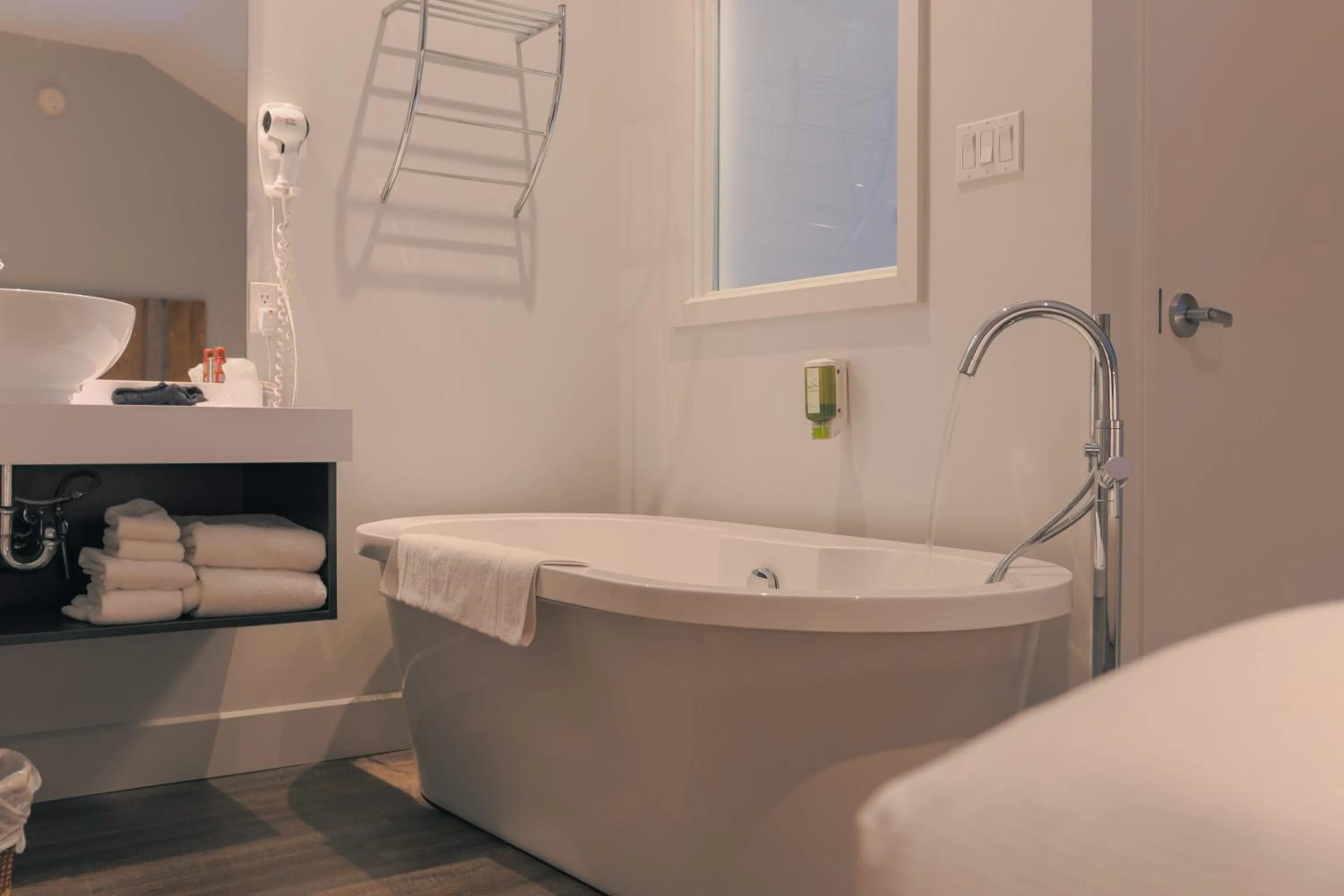 Bed in Hotel Lac Brome