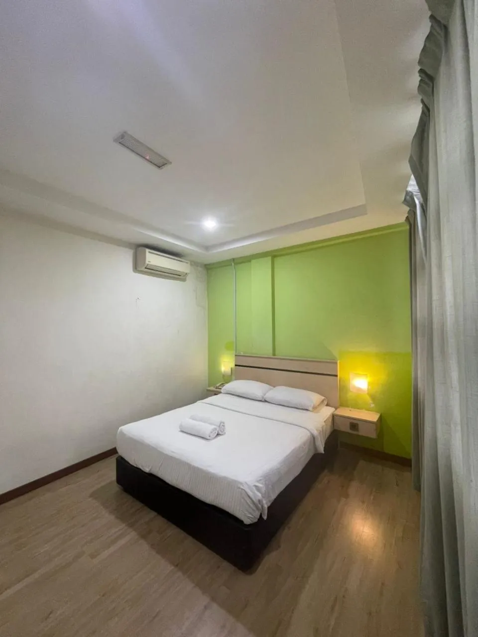 Bed in Merlin Hotel George Town Penang