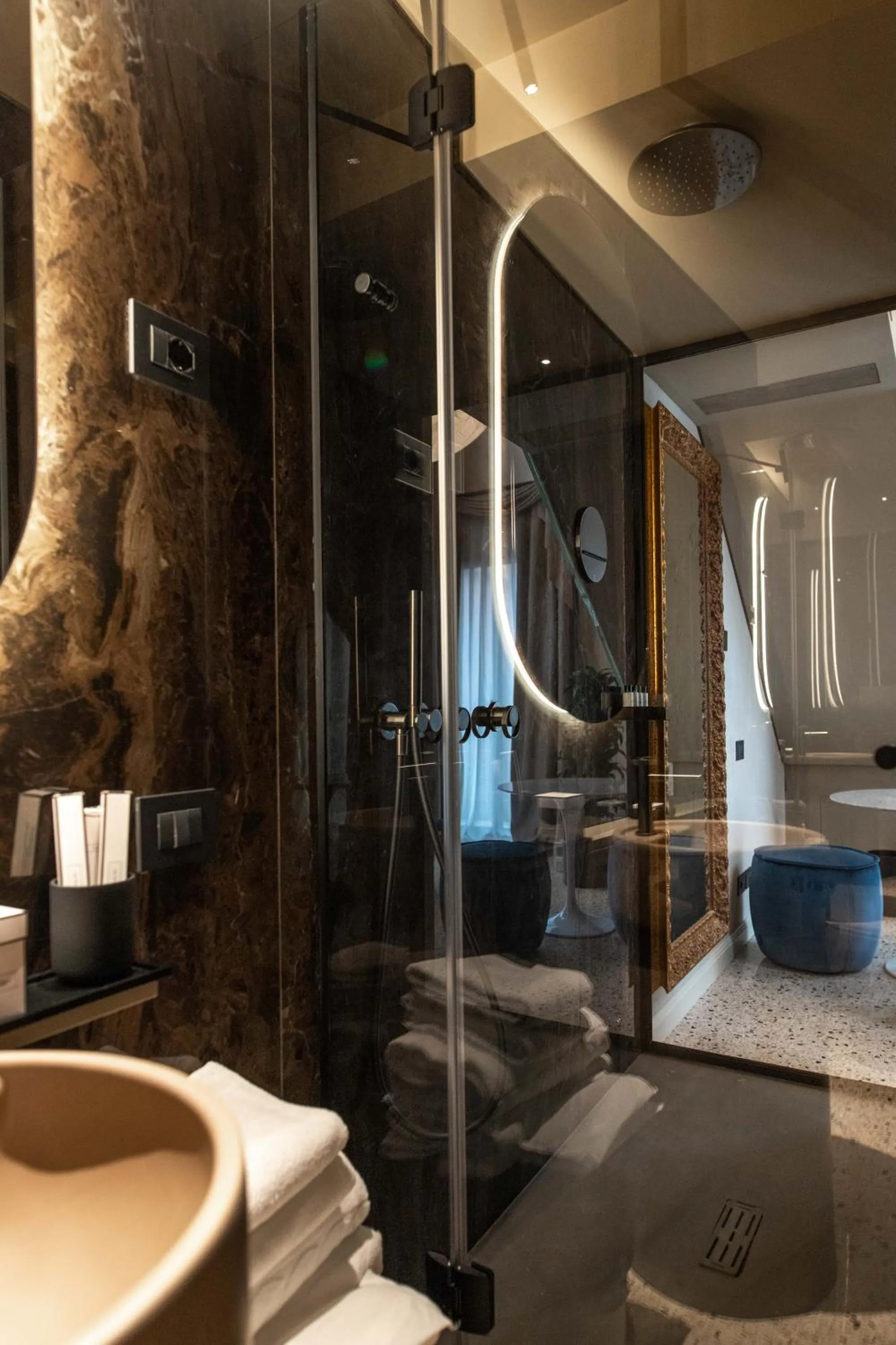 Shower, Bed in Palazzetto MyVenice