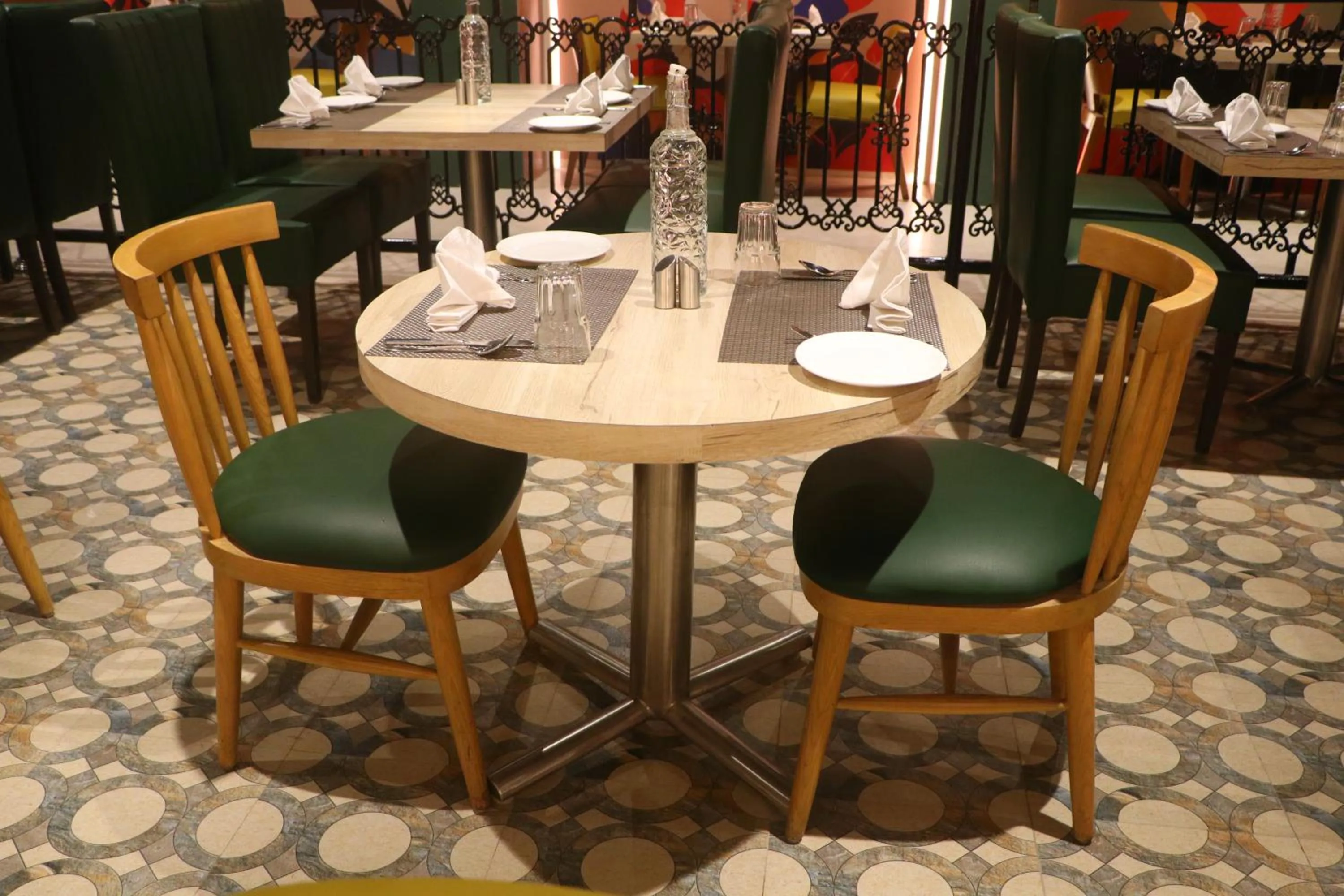 Restaurant/places to eat in SK Premium Park, World Square Mall