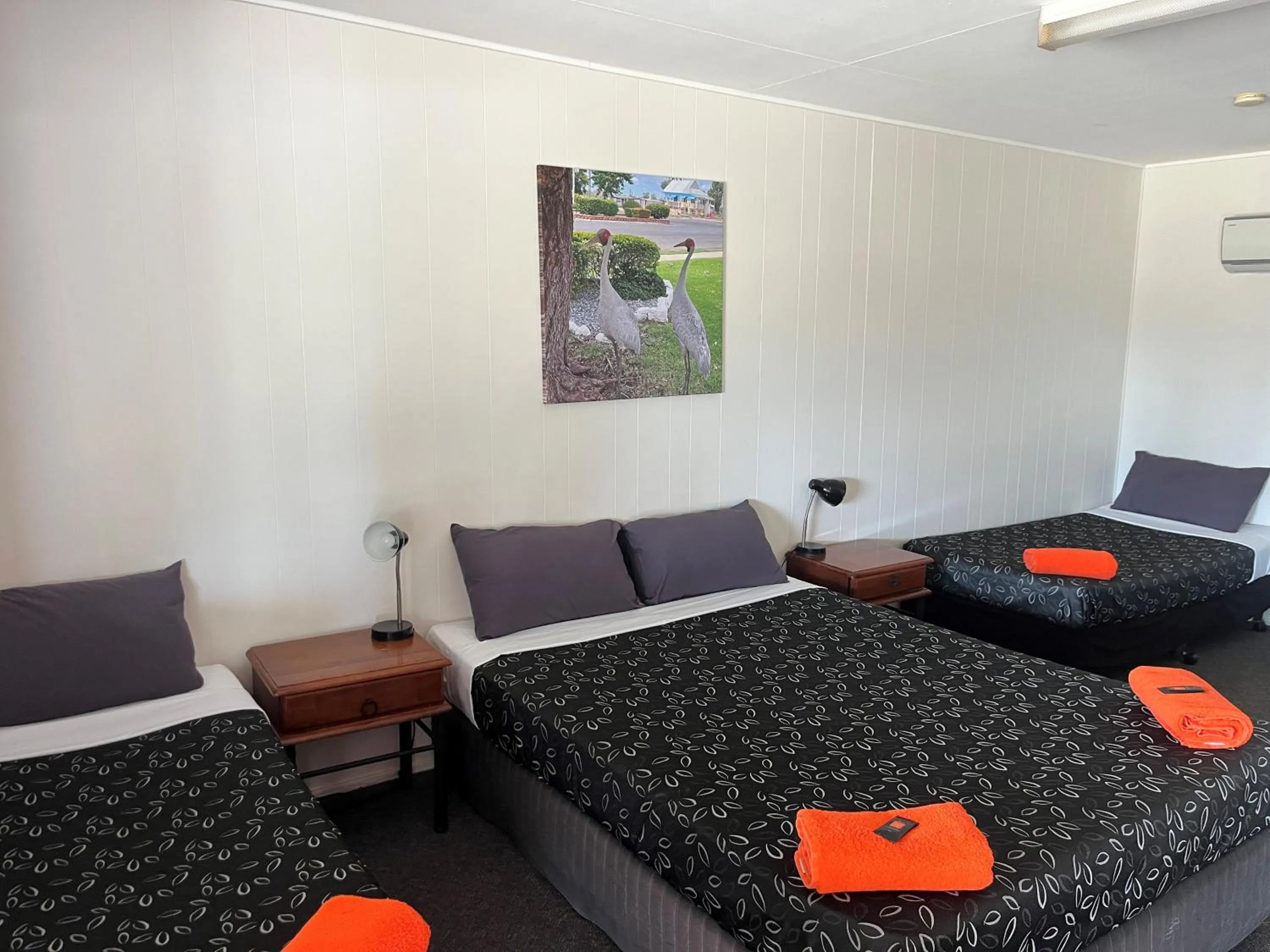 Bedroom, Bed in Winton Outback Motel