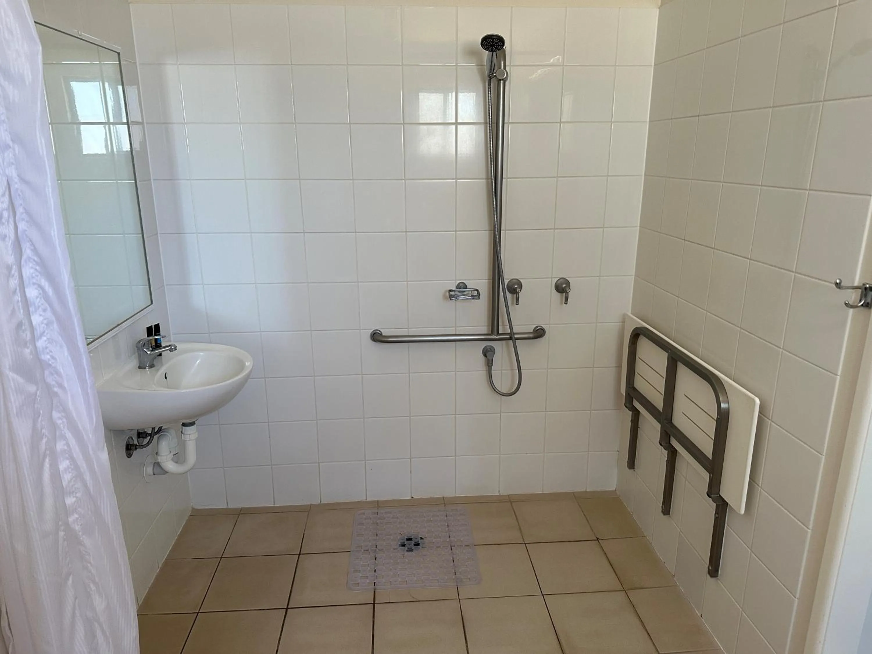 Facility for disabled guests in Winton Outback Motel