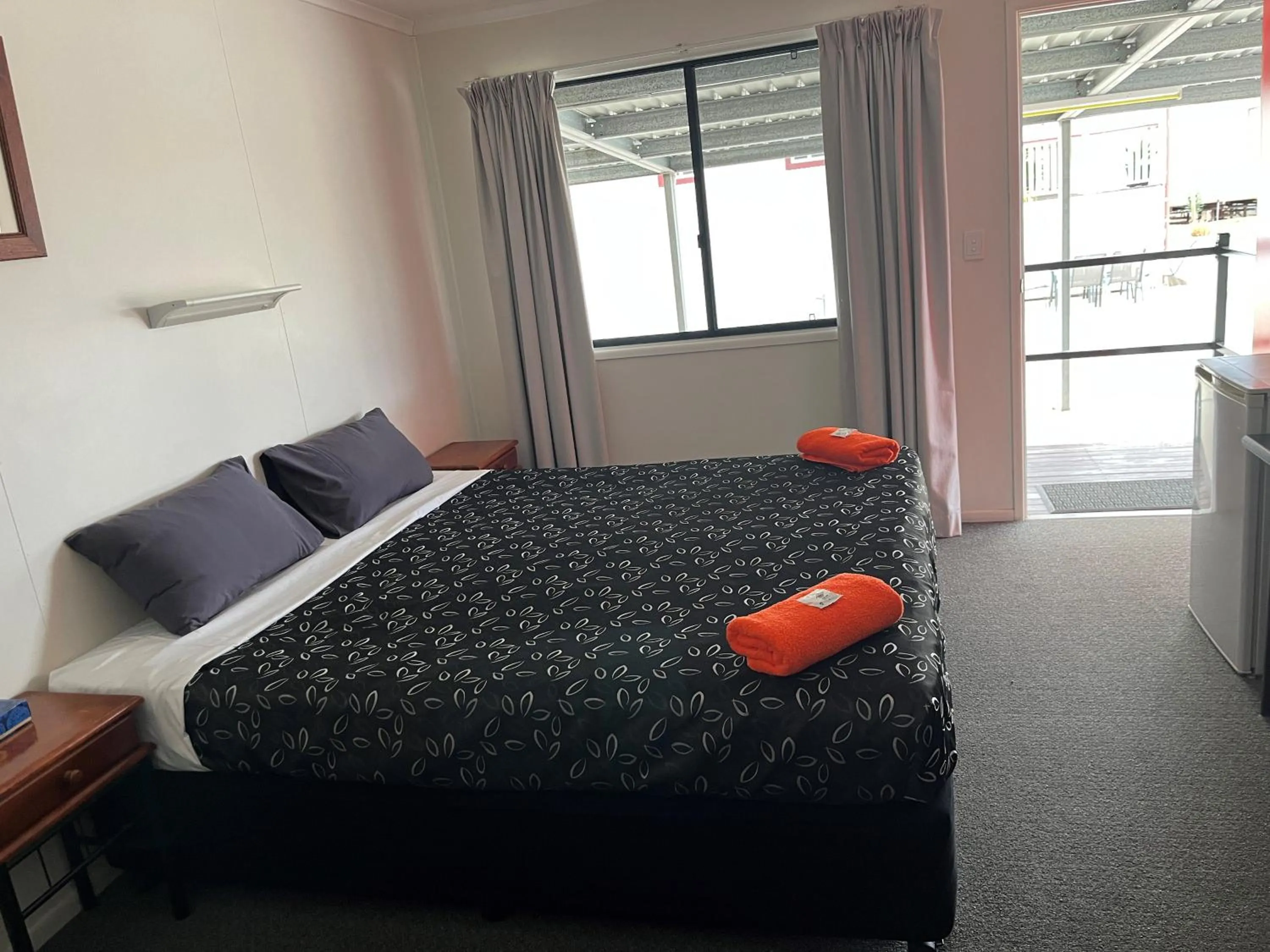 Bedroom, Bed in Winton Outback Motel