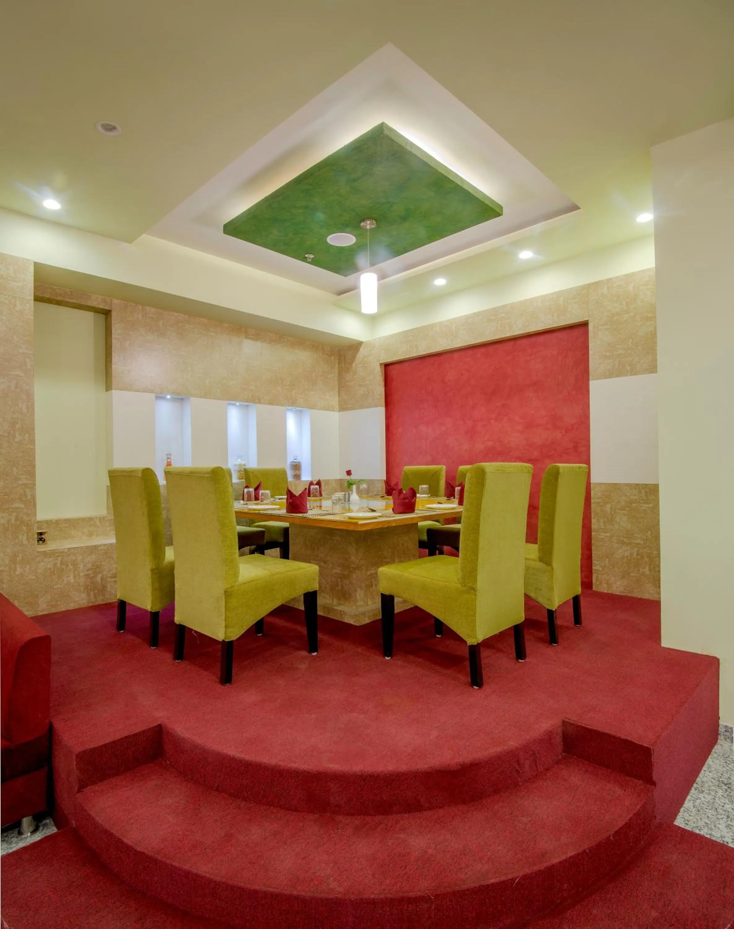 Restaurant/places to eat, Banquet Facilities in Hotel Yash Regency